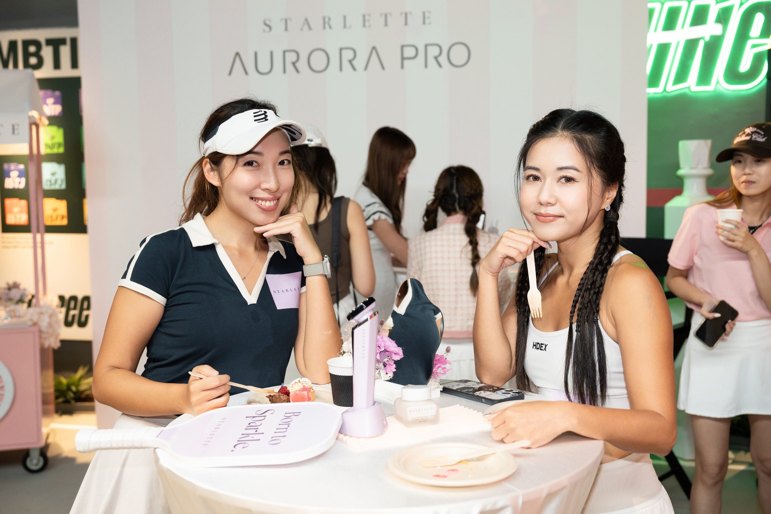 STARLETTE. PHOTOGRAPHER IN HONG KONG (WEDDING, FASHION, FAMILY, EVENTS)