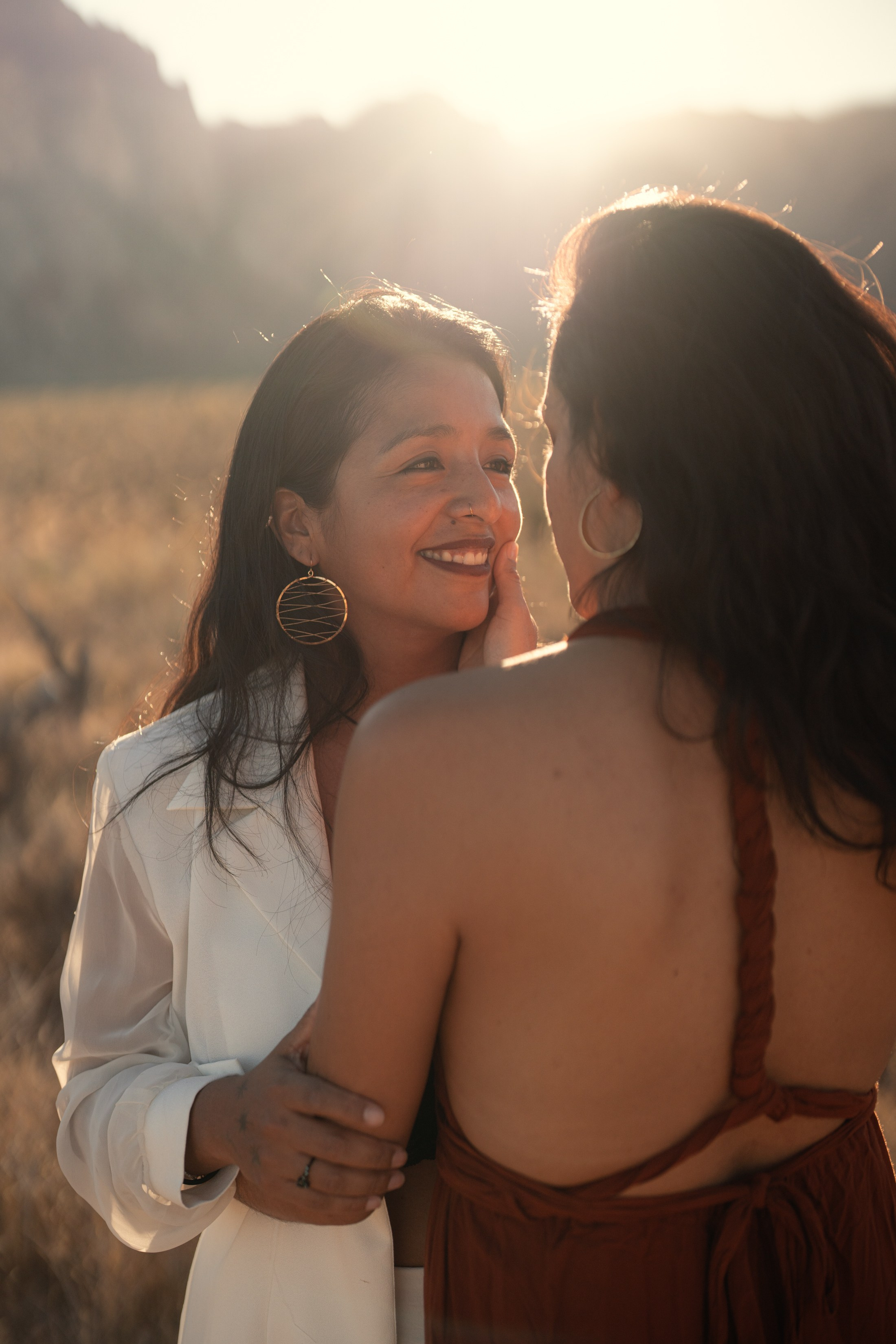 Liz&Fatima. Wedding & elopement photographer Viktoriya Kravtsov. Las Vegas