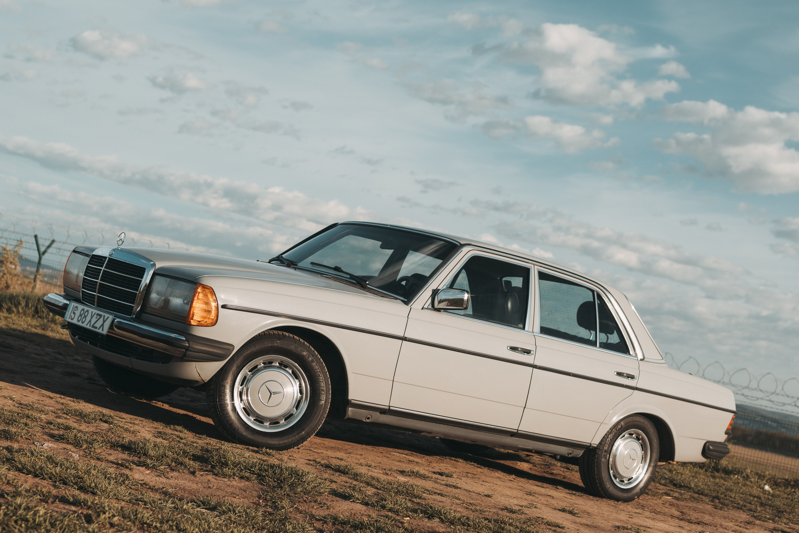 Cars and roads. Fotograf Videograf Evenimente Iași - Storytelling, Business, Albume Absolvire