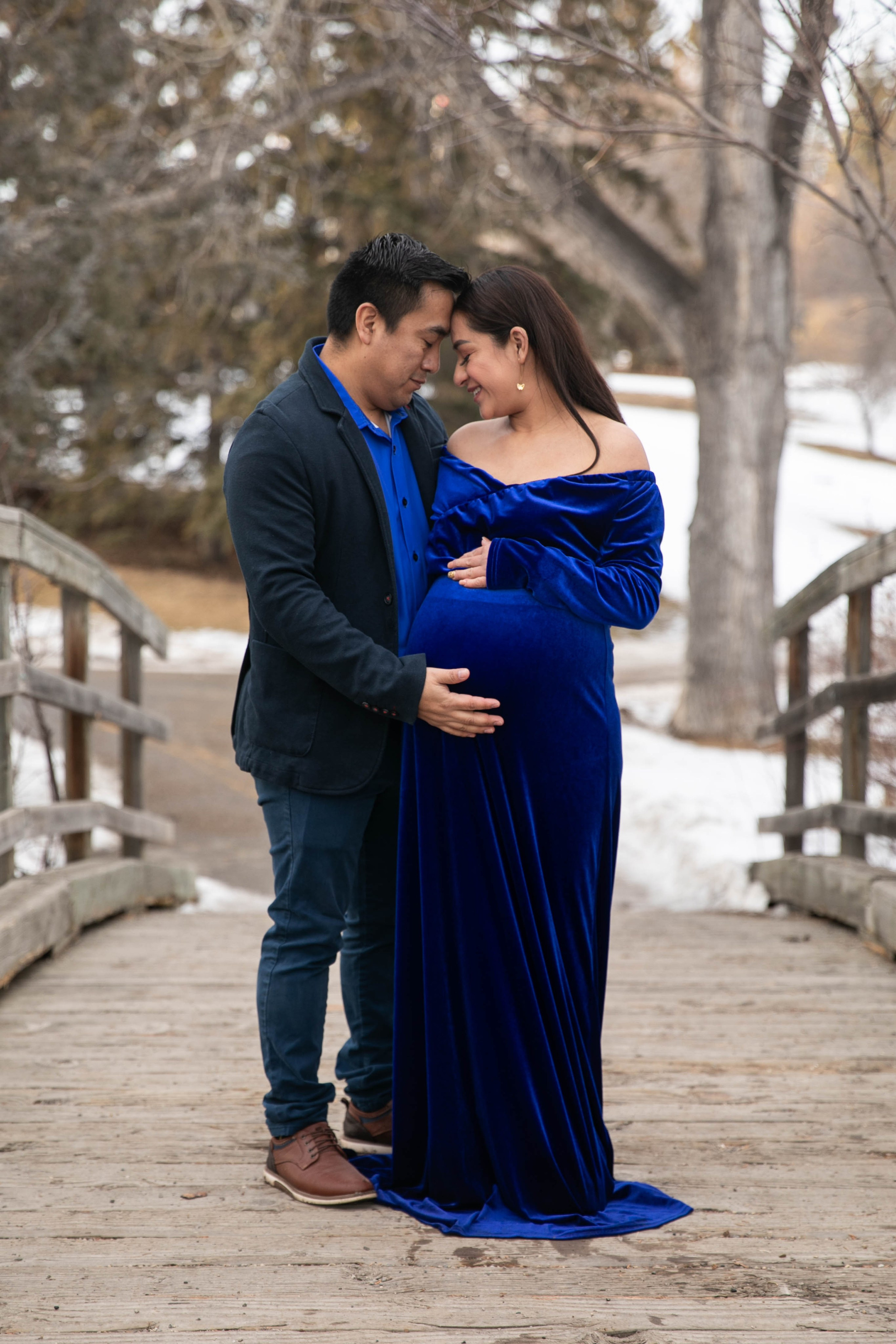 Maternity Photos — Confederation Park — Dulce. Fotografía accesible en Calgary