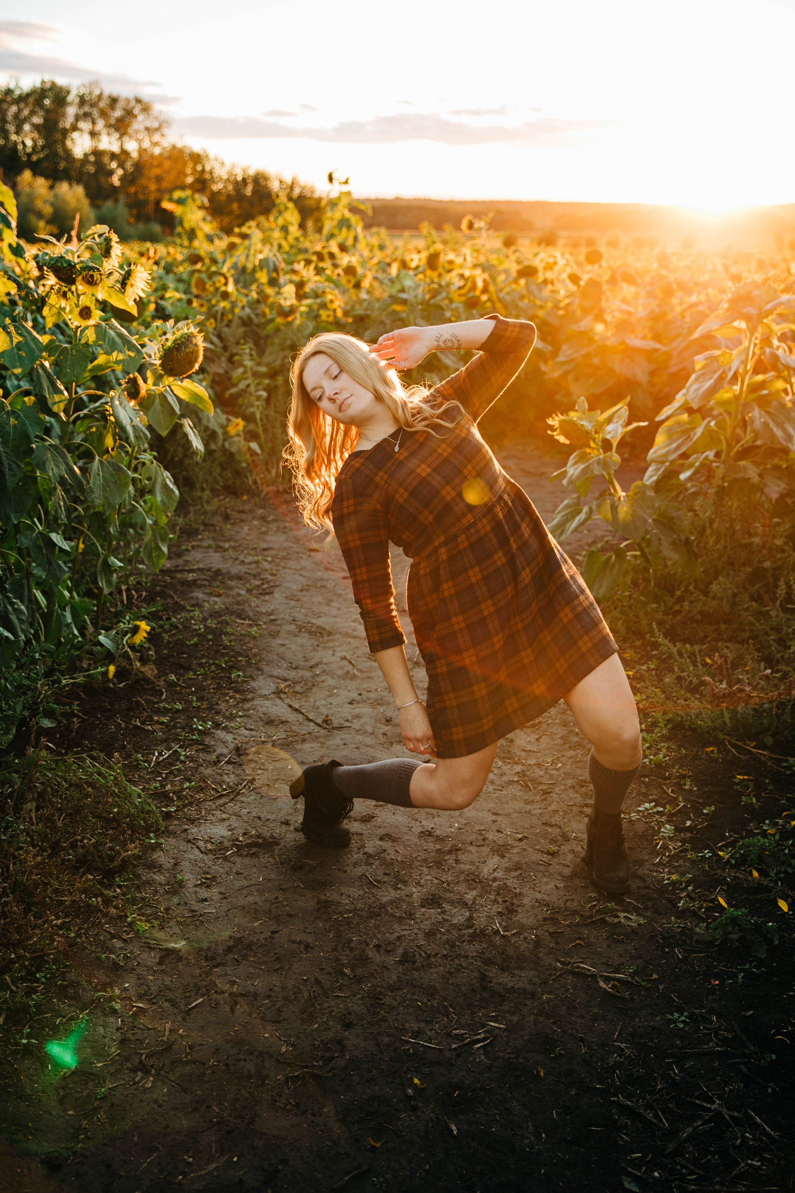 Leanne & Emily — Bowden Sunflowers. Fotografía accesible en Calgary