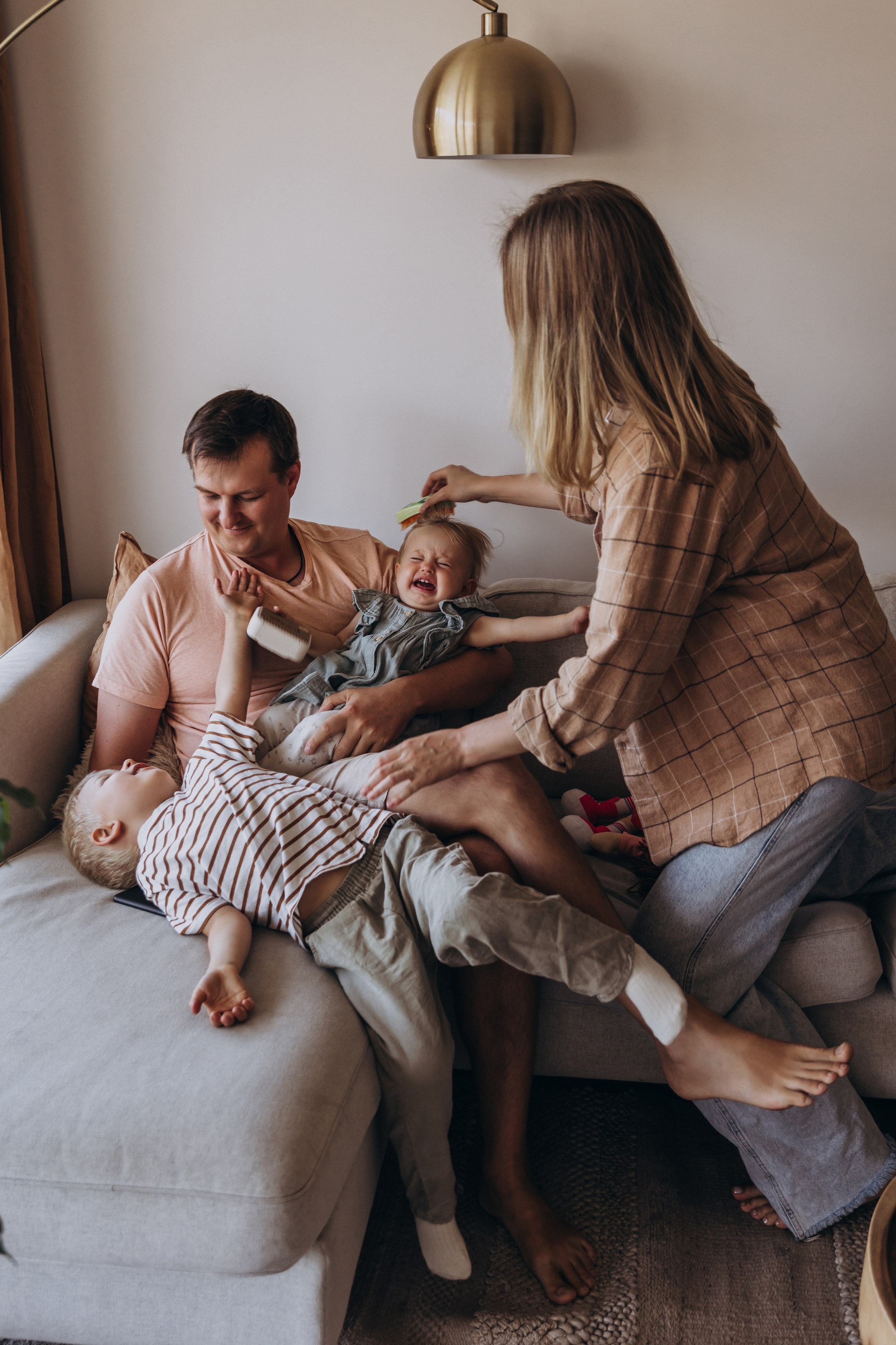 Lifestyle Family Photoshoot at Home — Cozy & Authentic Moments. Photographer in Santiago, Chile Anna Almazova