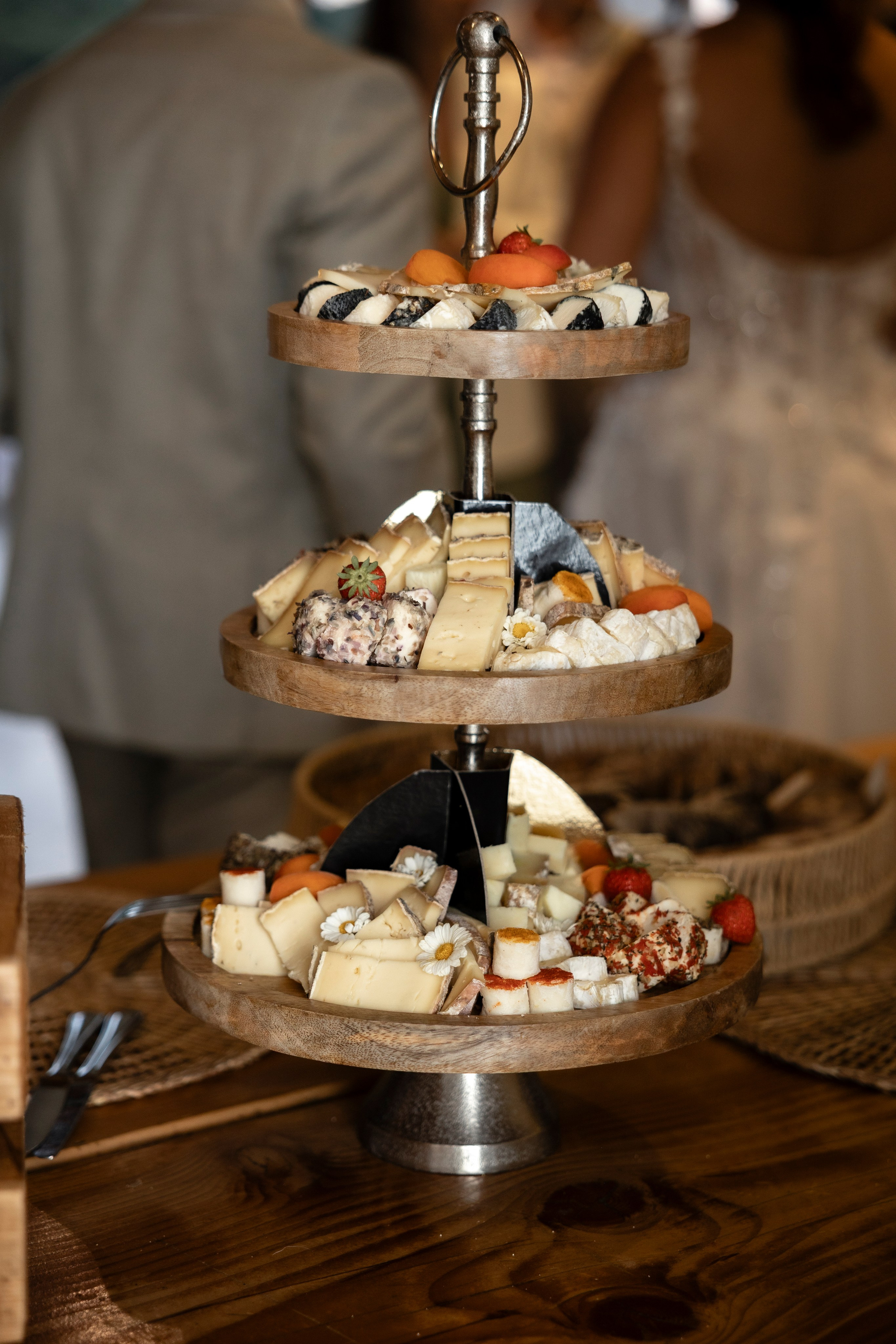 Modern Château Wedding in Occitanie — Domaine de Merlac. Eugénie Smirnova — Wedding & Elopement Photographer in Southwest France