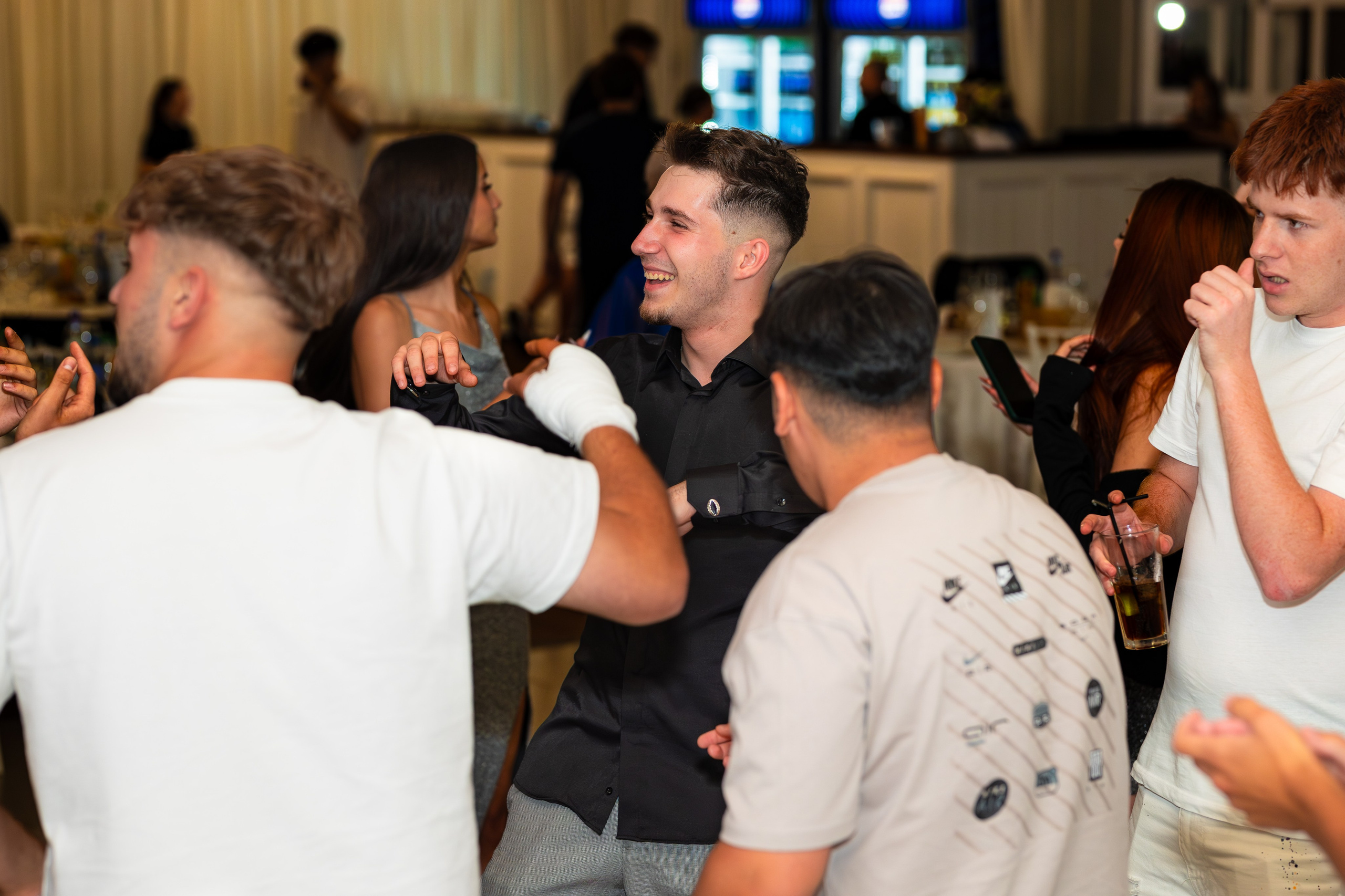 Majorat Denis. Ionut Brehuescu — Fotograf