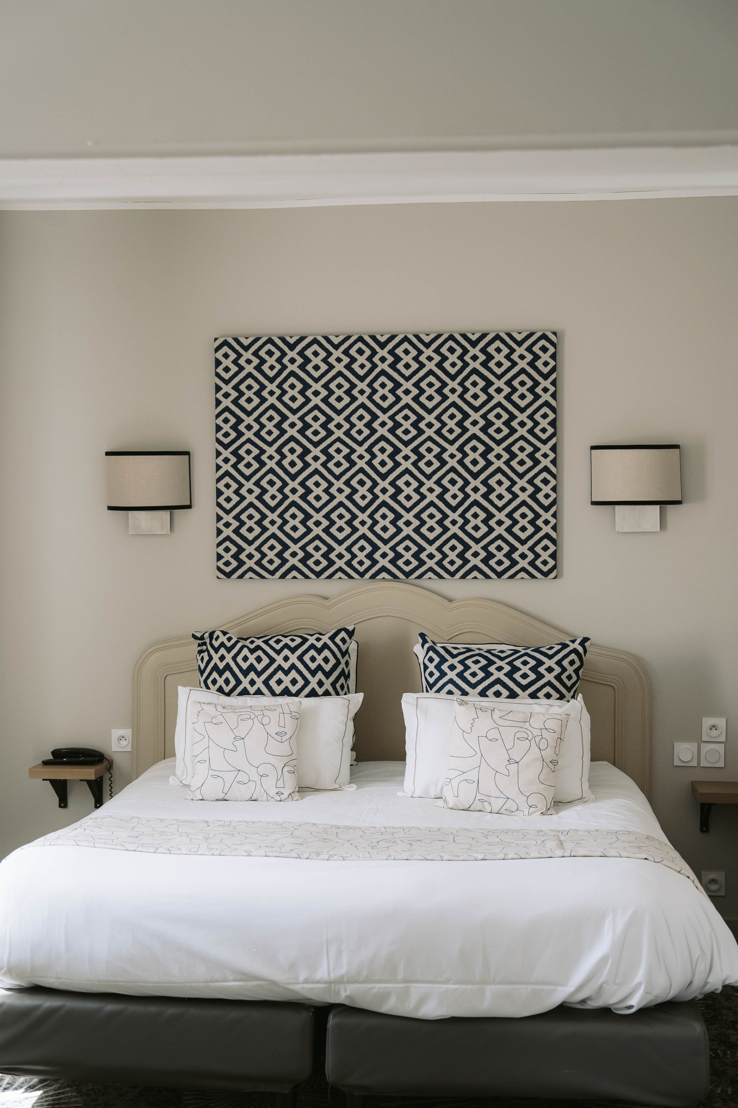 Hôtel Lion d’Or. Weeding photographer / event / portrait