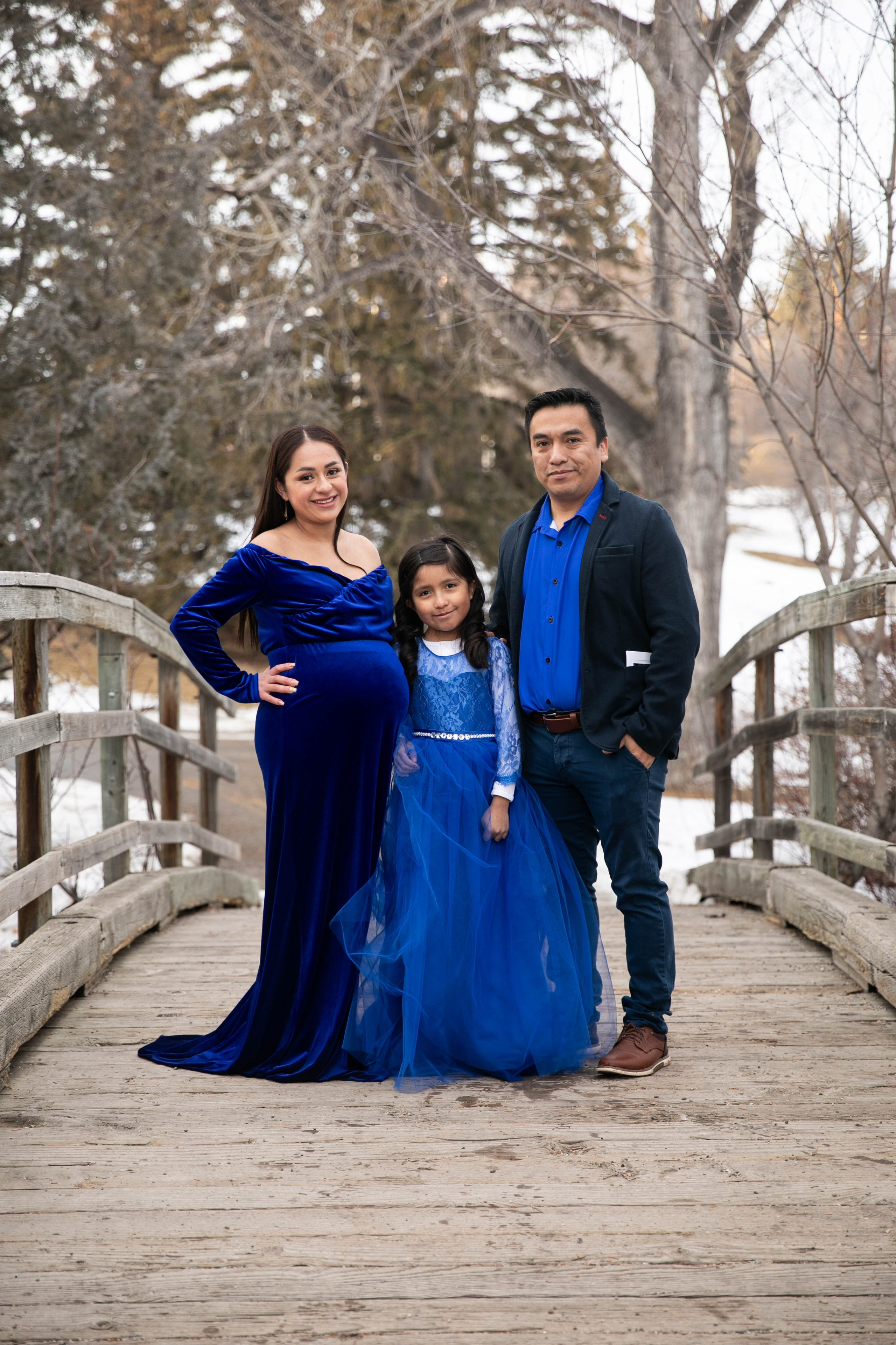 Maternity Photos — Confederation Park — Dulce. Fotografía accesible en Calgary