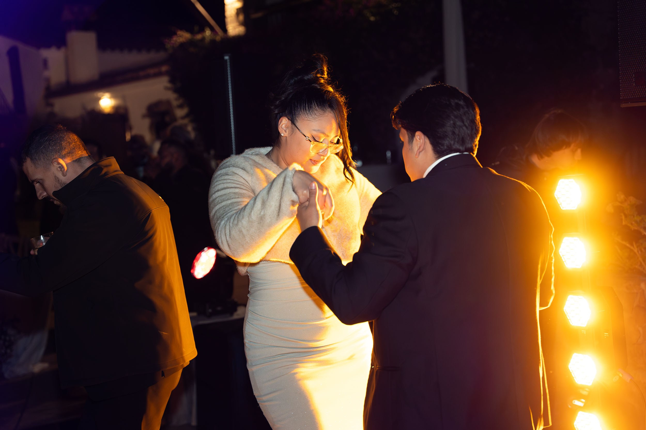 Donielle and Edwin. Fotógrafos de bodas de destino y creadores de contenido con base en España