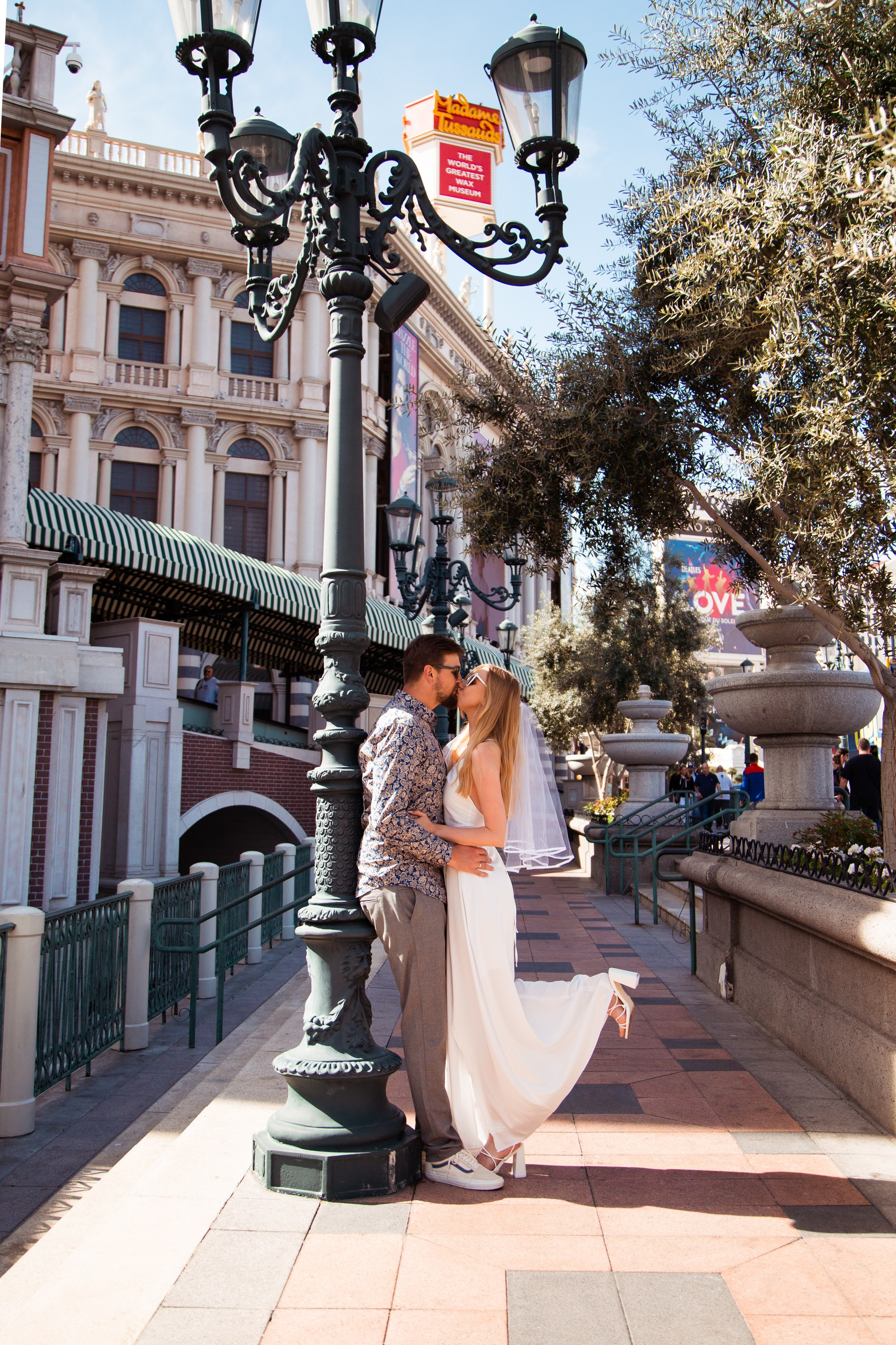 N&Y. Wedding & elopement photographer Viktoriya Kravtsov. Las Vegas