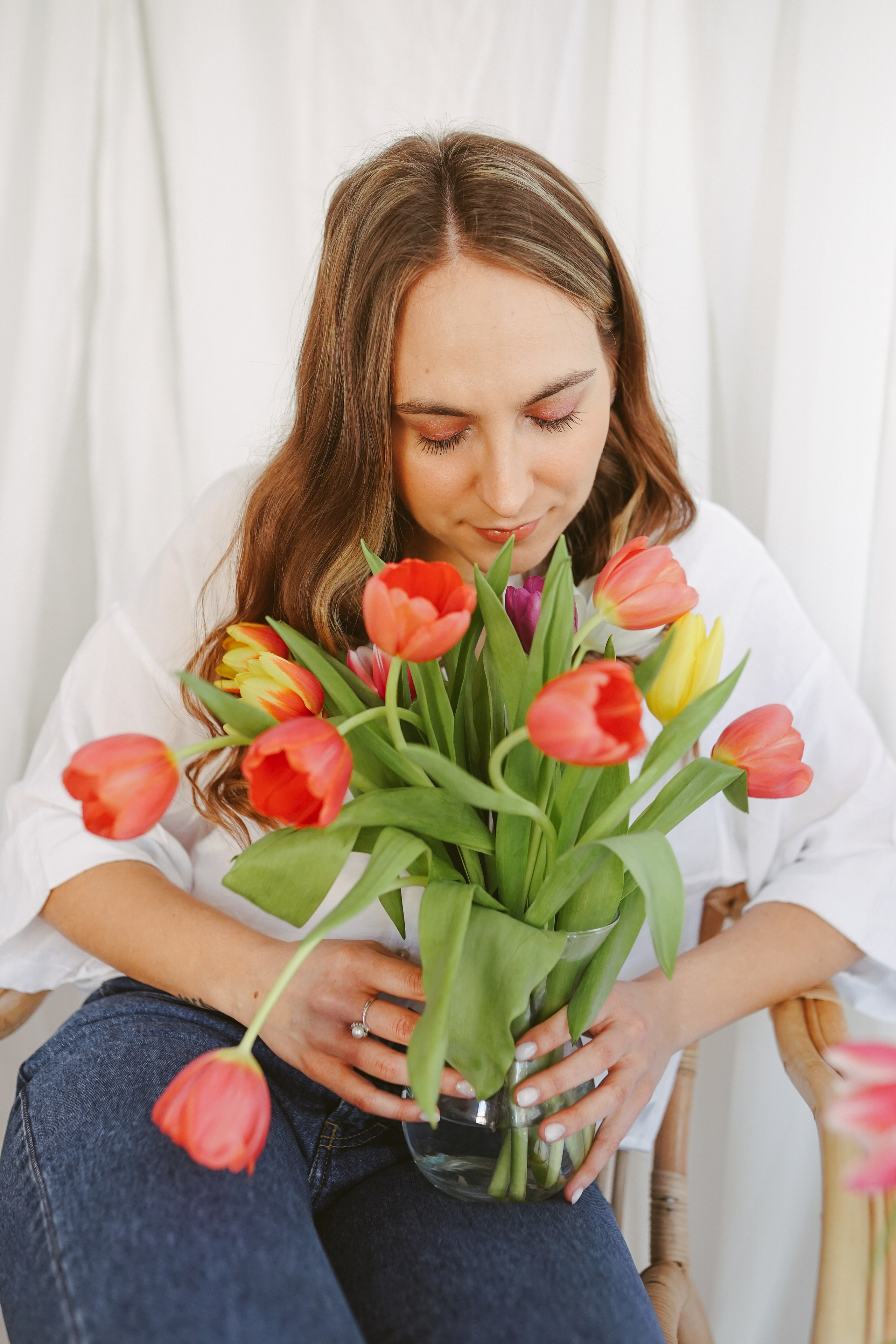 Ședințe Foto Primăvara Colorată Brașov | Mădălina Beda. Madalina Beda- Artist vizual, fotograf, doula la nastere, consultant babywearing Brasov si in toata tara