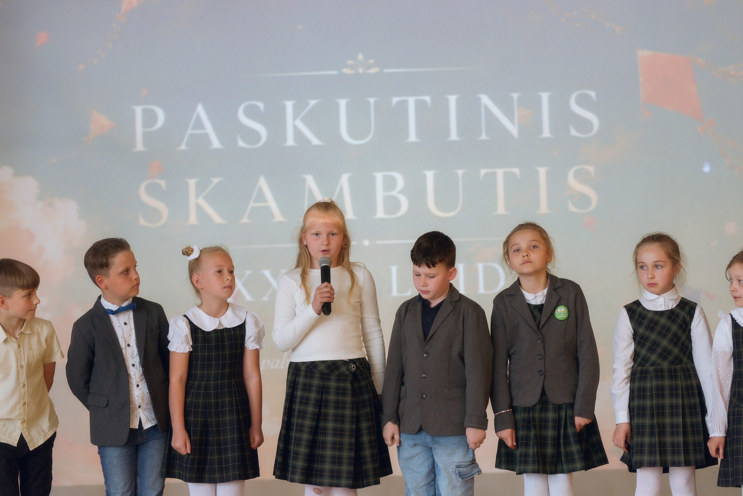 Paskutinis skambutis Joniškėlyje. Vestuvių fotografė Santa Jonuškė | Šiaulių apskritis, Panevėžio apskritis ir visa Lietuva