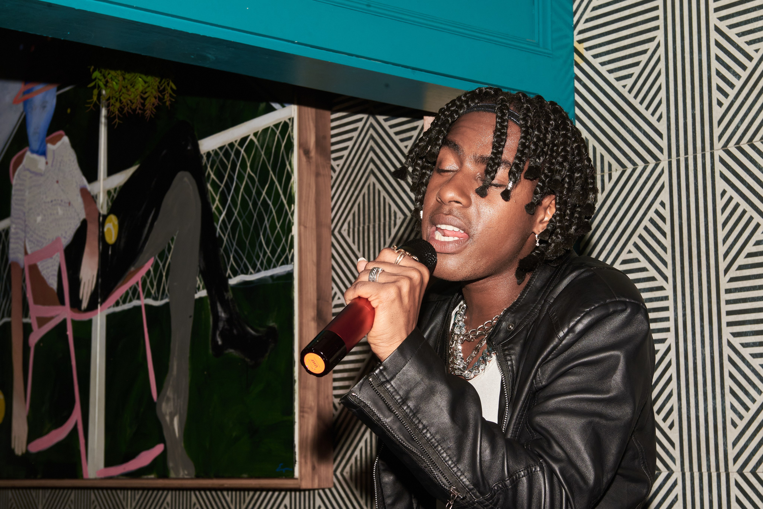 Alik Bulan presentation of a new song