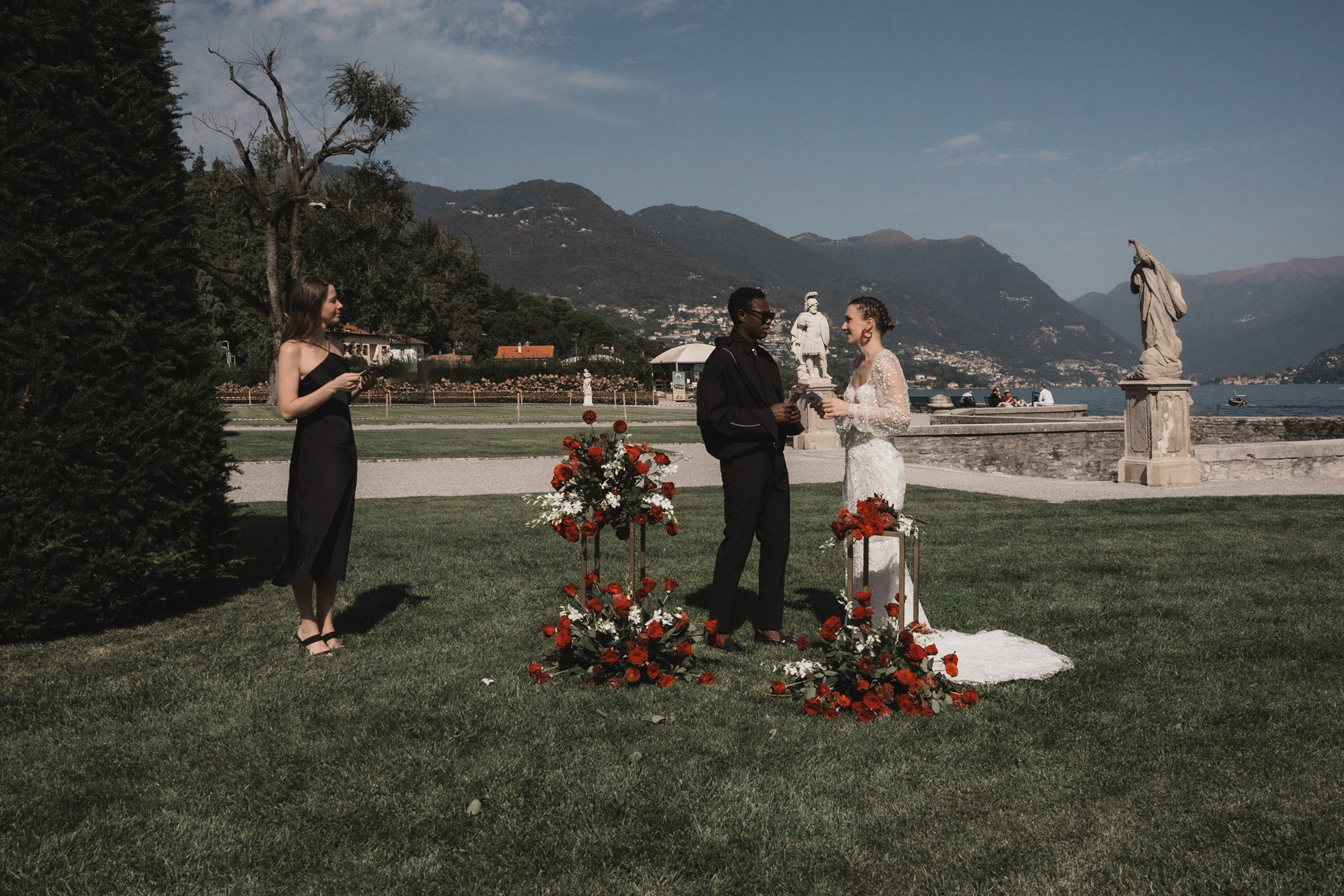 IRINA & AMED • LAKE COMO. PHOTOGRAPHER IN ITALY