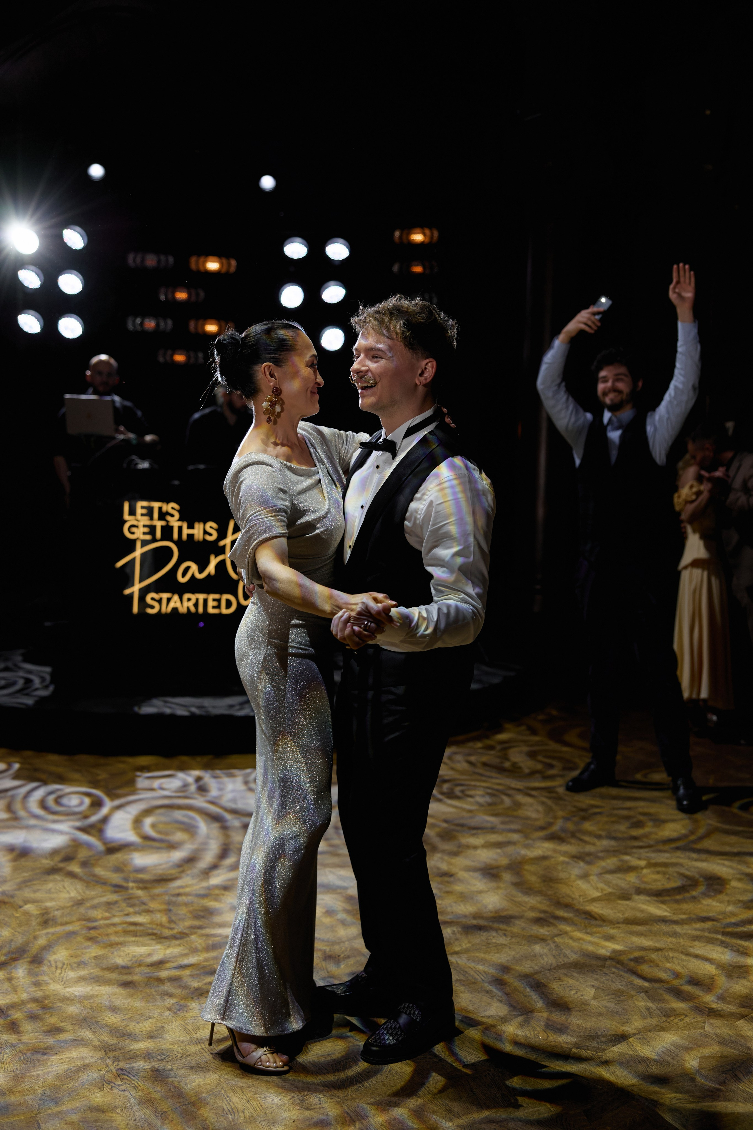 Wiktoria & Kacper. Pałac Goetz. Fotograf ślubny i rodzinny w Krakowie Yana Klymova