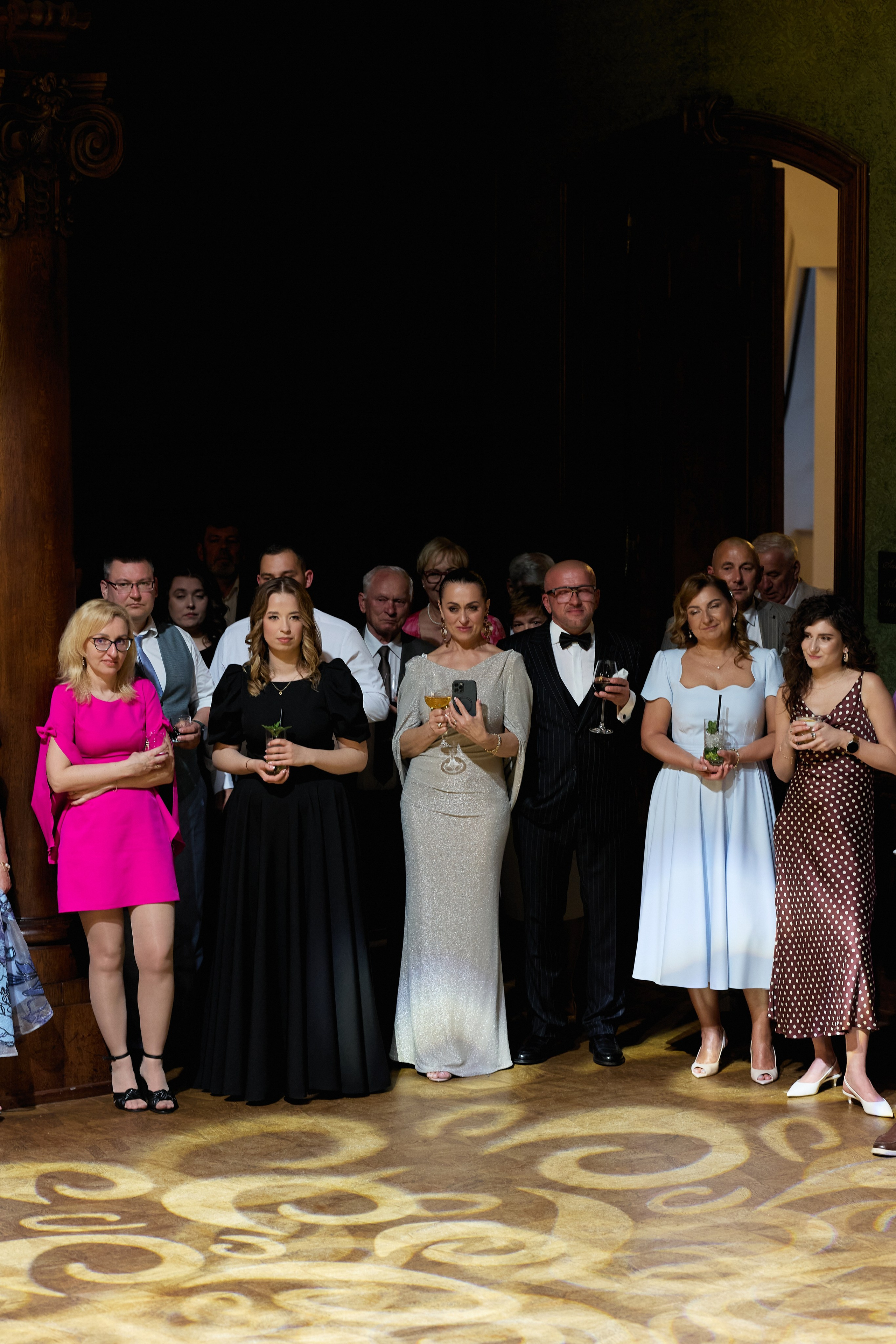 Wiktoria & Kacper. Pałac Goetz. Fotograf ślubny i rodzinny w Krakowie Yana Klymova