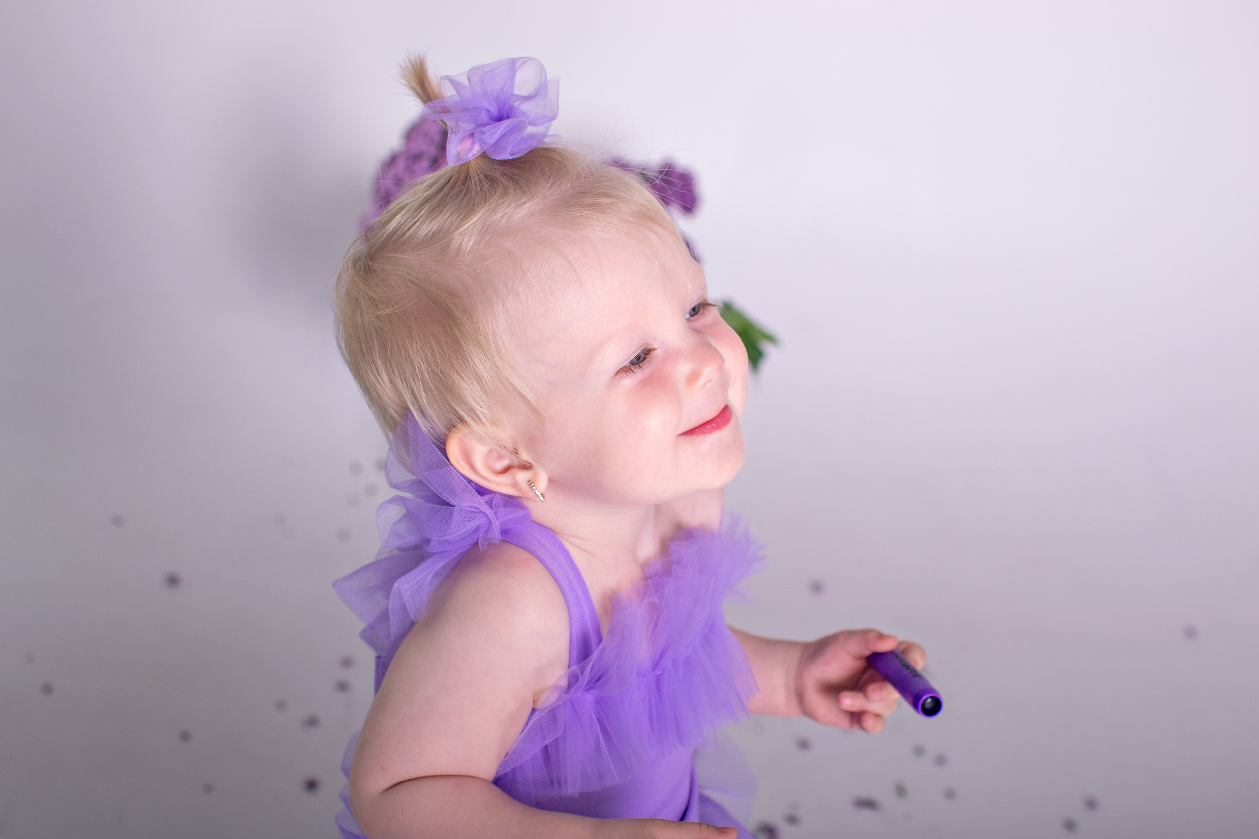 Маруся и сирень. Фотограф новорожденных в Темиртау и Караганде Любовь Жукова newborn