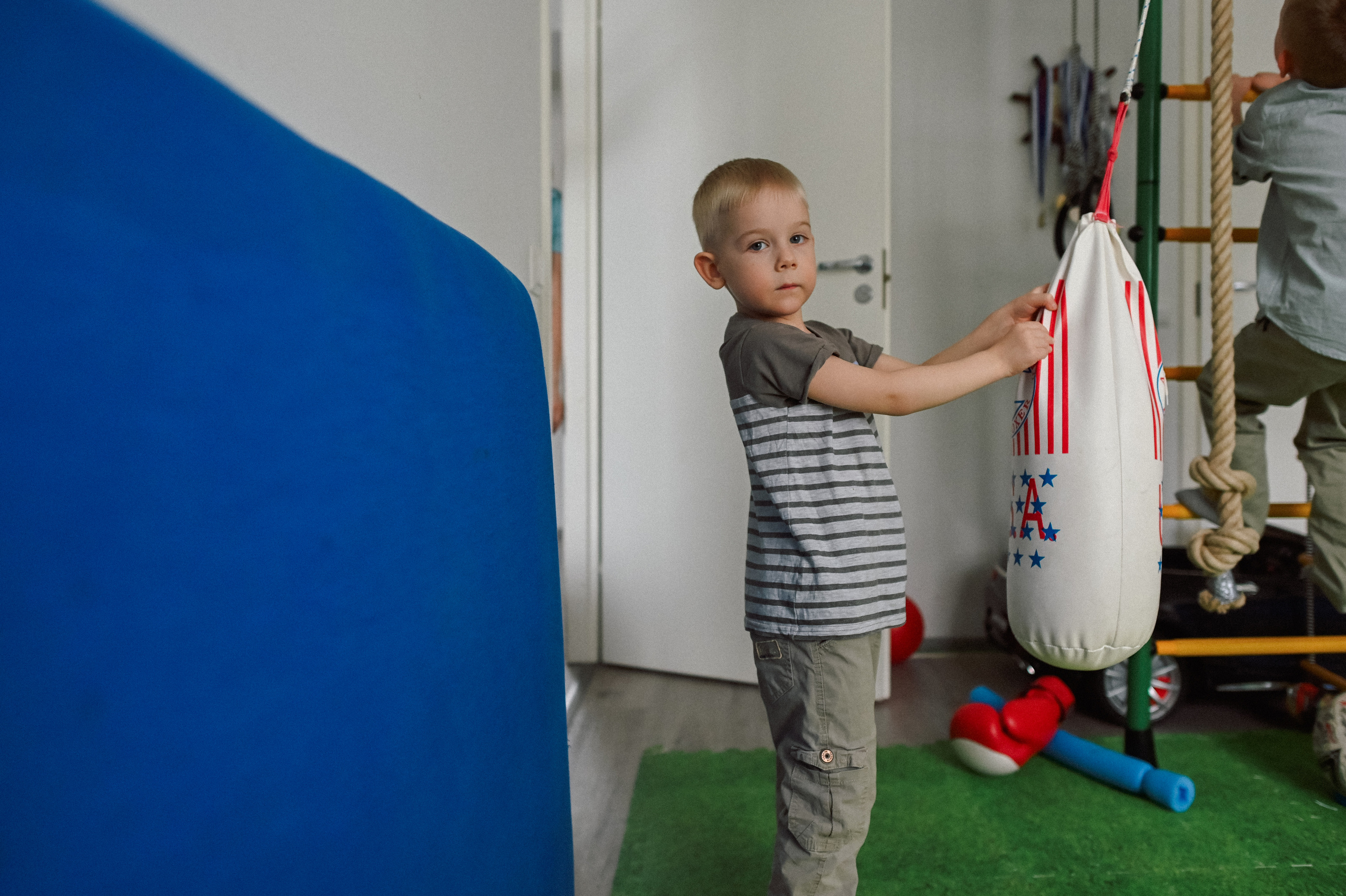 Семейное чаепитие. Детский и семейный фотограф в финляндии дина пулкка. контент фотограф