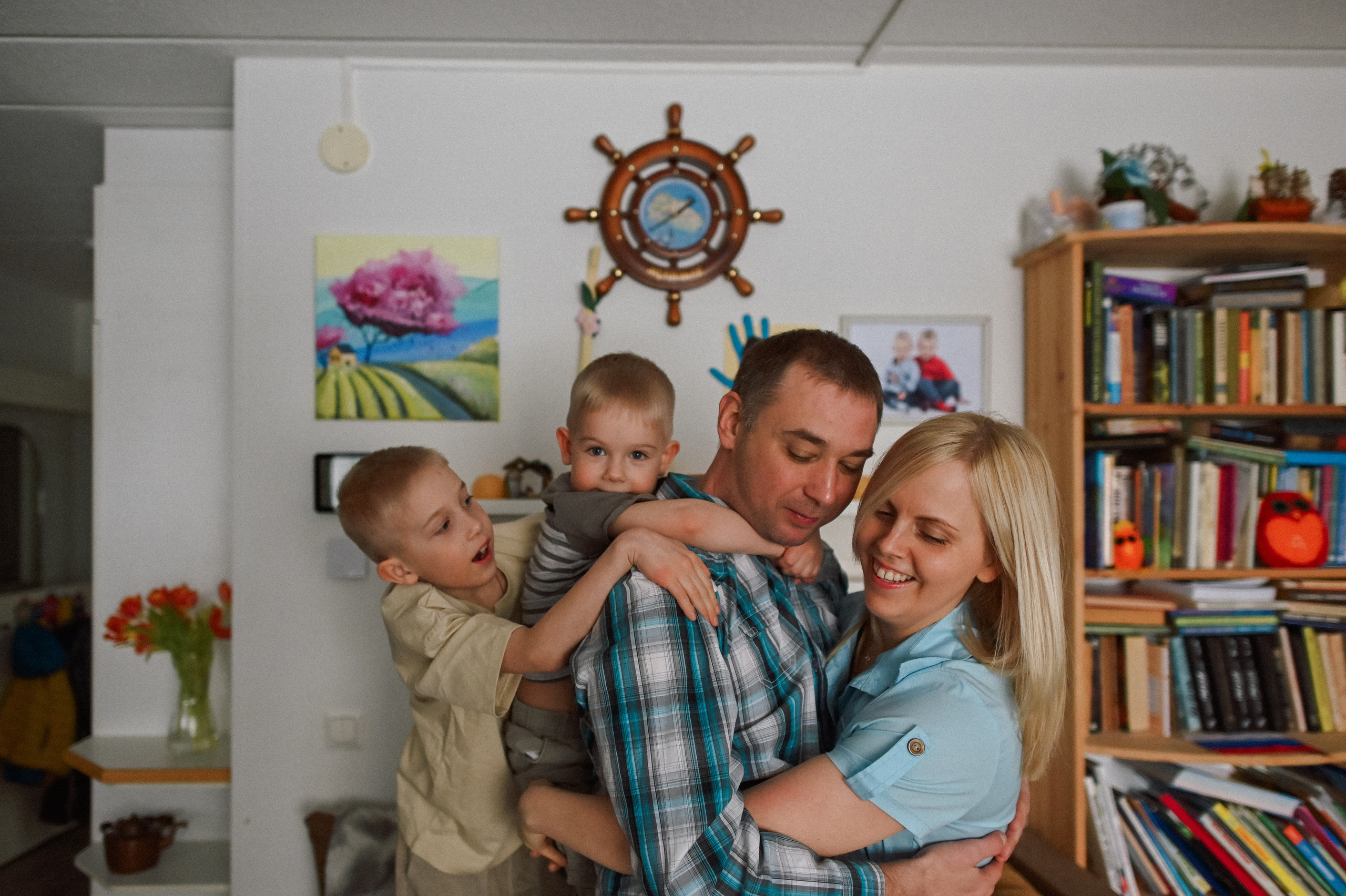 Семейное чаепитие. Детский и семейный фотограф в финляндии дина пулкка. контент фотограф
