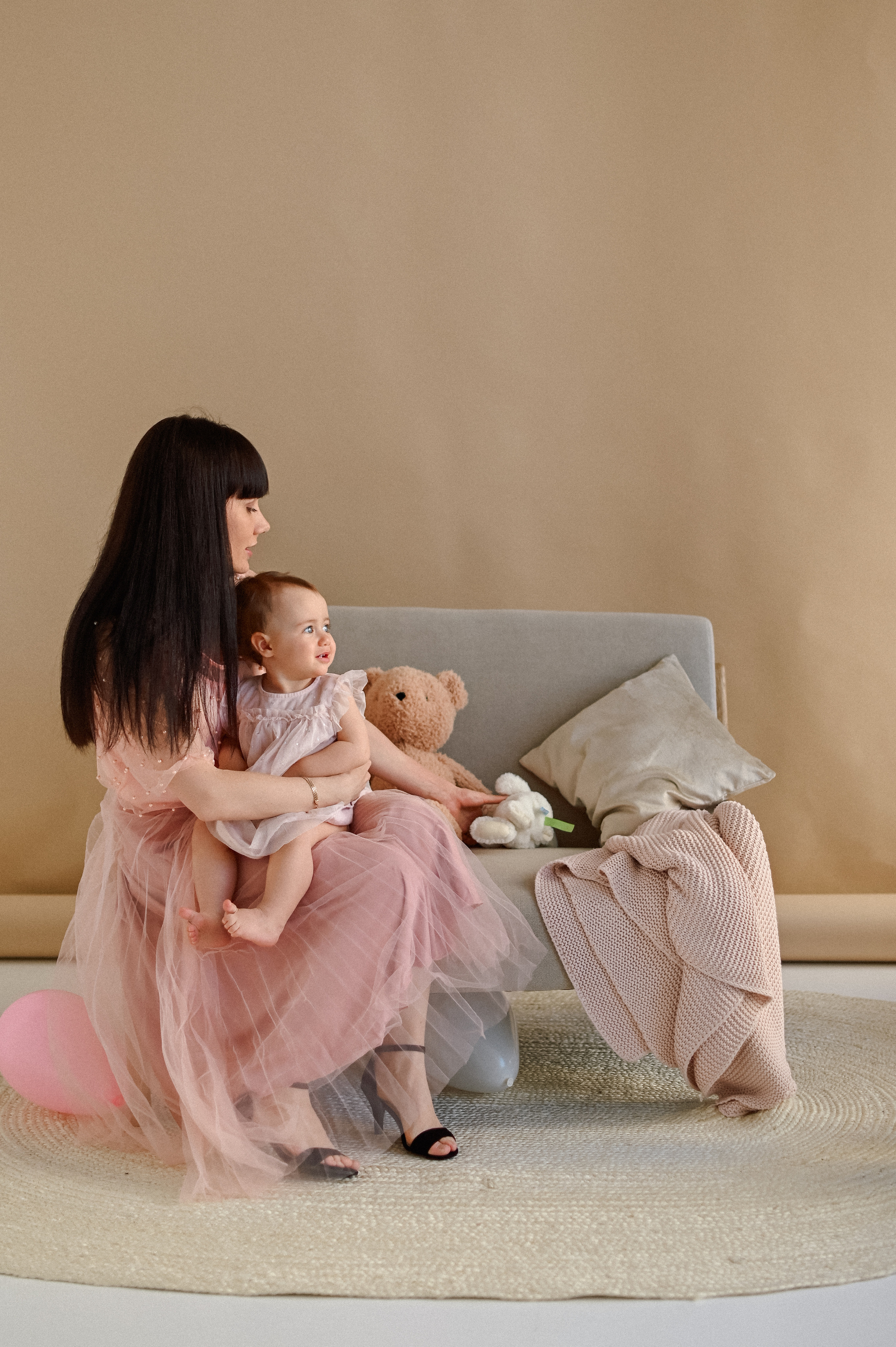 Годик в студии. Детский и семейный фотограф в финляндии дина пулкка. контент фотограф