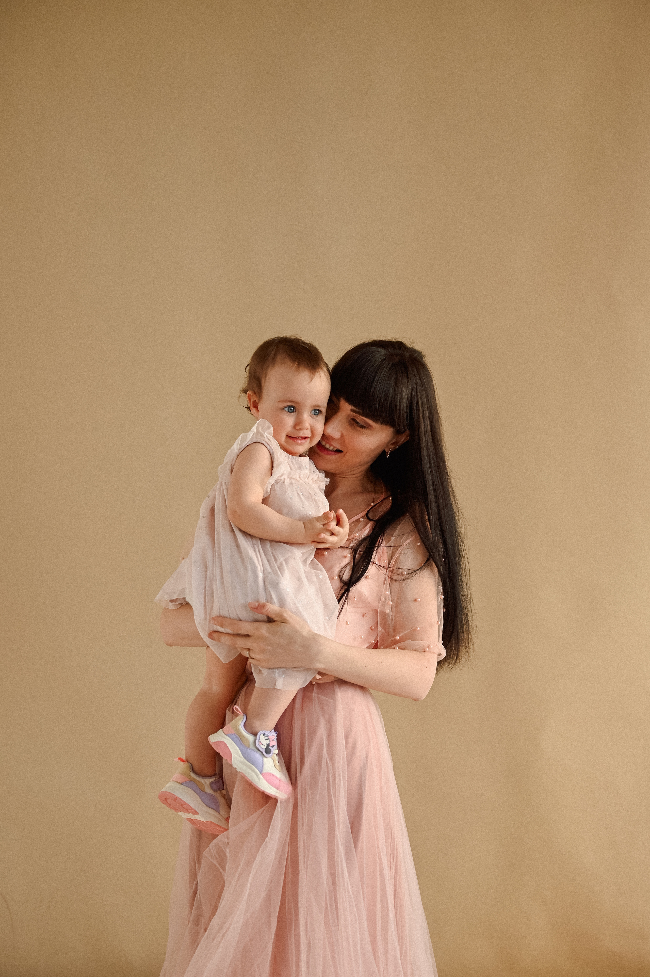 Годик в студии. Детский и семейный фотограф в финляндии дина пулкка. контент фотограф