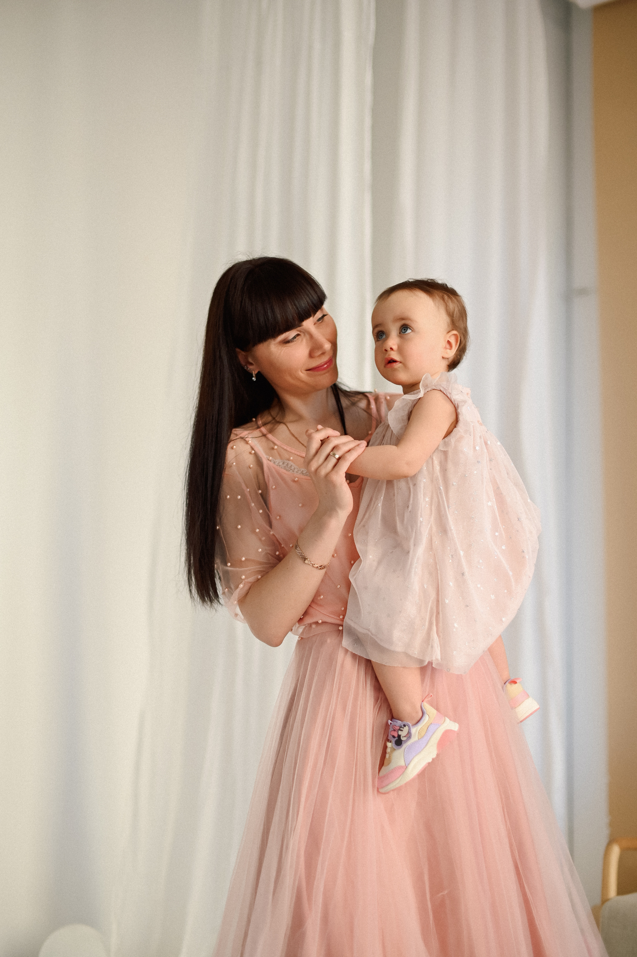 Годик в студии. Детский и семейный фотограф в финляндии дина пулкка. контент фотограф