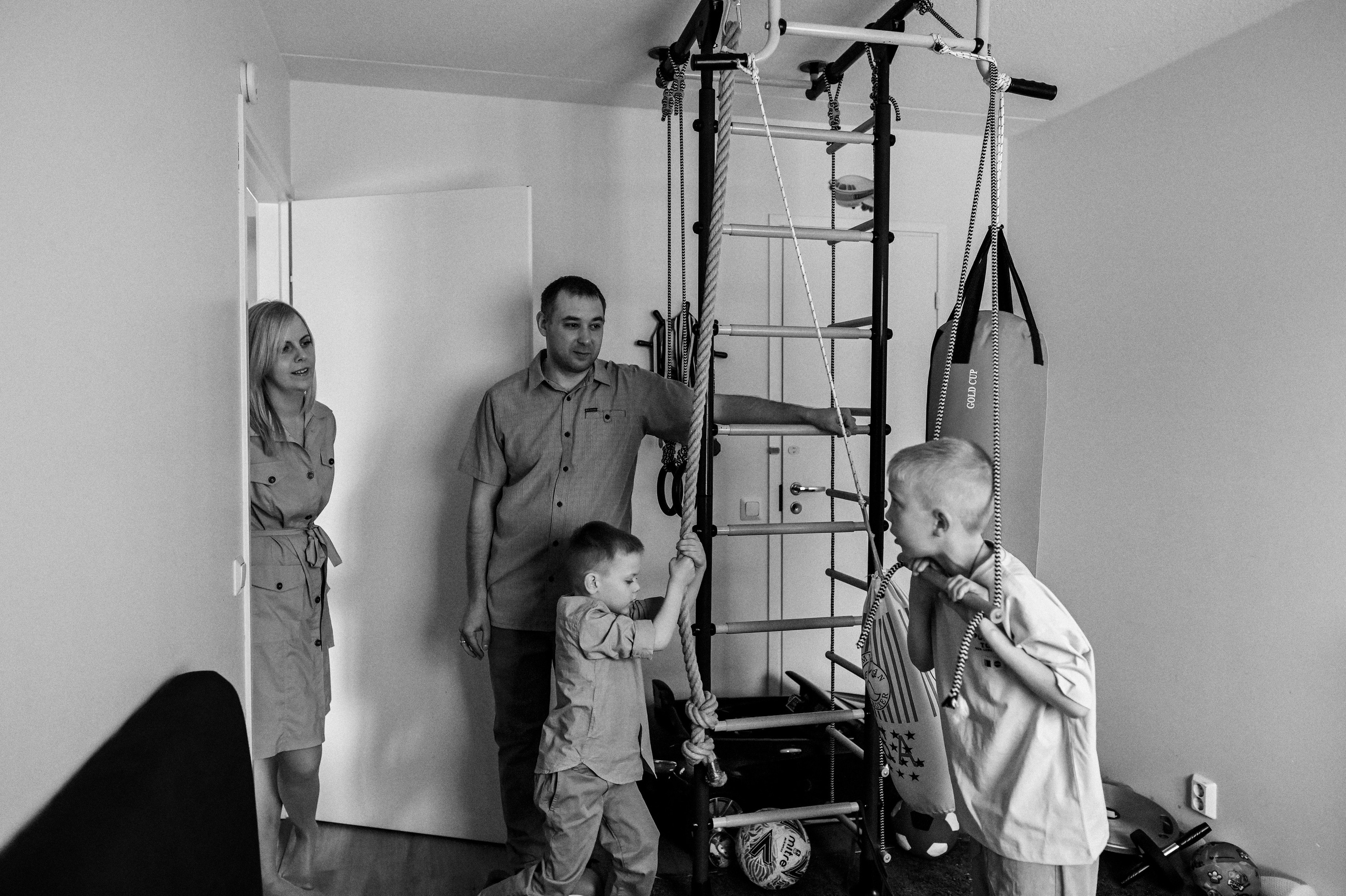 Семейное чаепитие. Детский и семейный фотограф в финляндии дина пулкка. контент фотограф