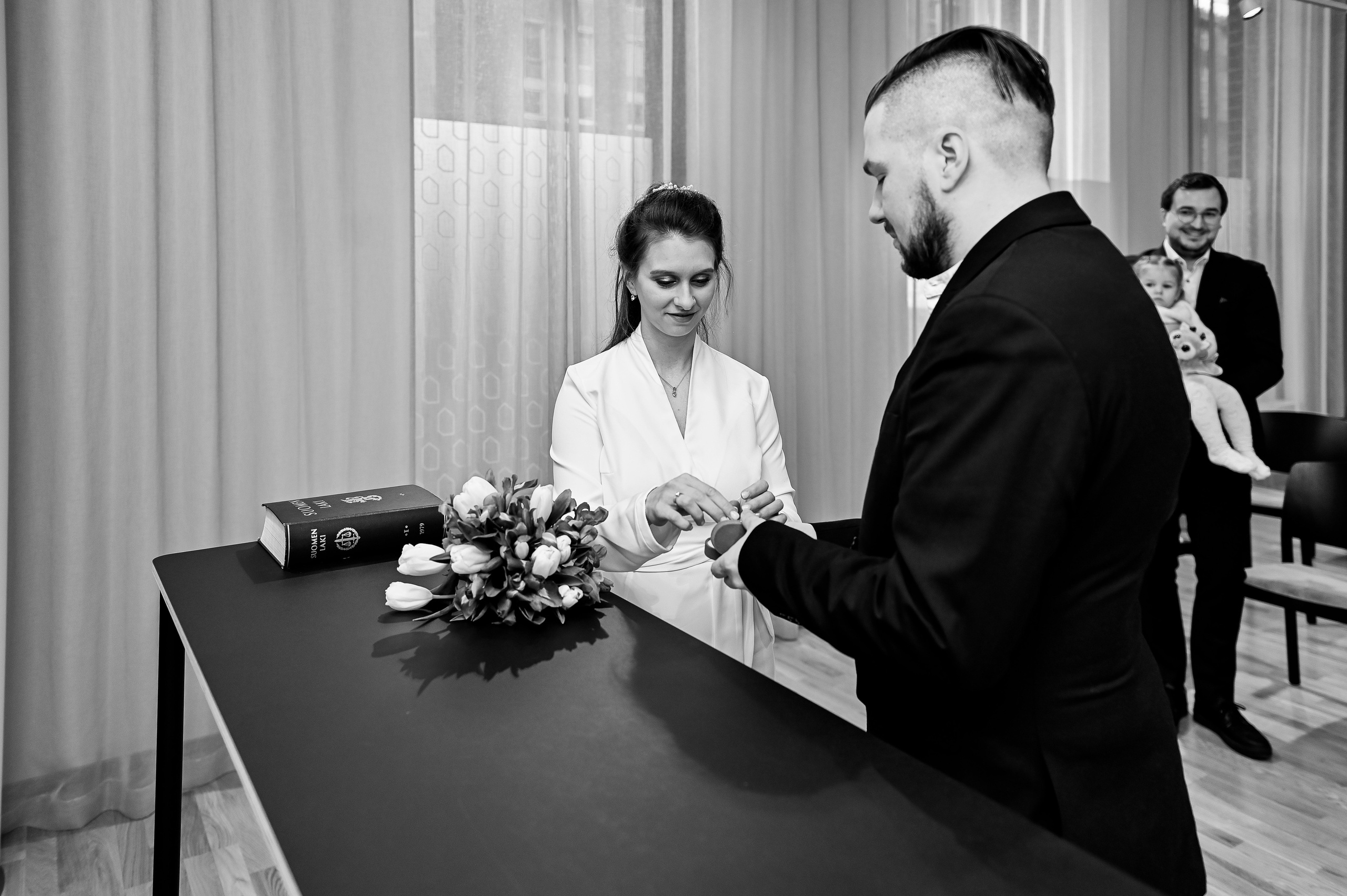 Роспись в Хельсинки. Детский и семейный фотограф в финляндии дина пулкка. контент фотограф