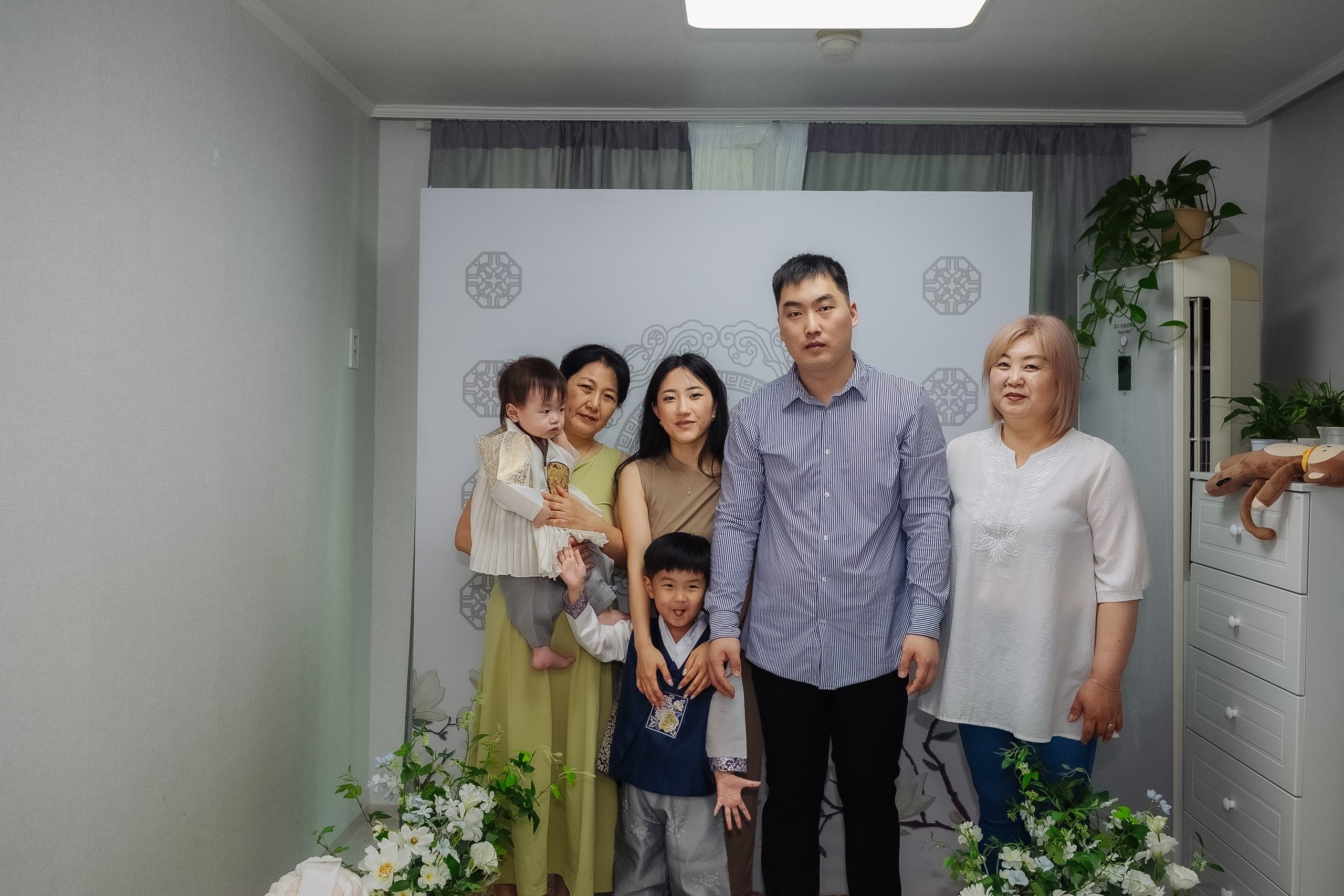 Тео дома и в ресторане. Фотограф беременности, ньюборн и годовасиков в Корее Жанна Хан