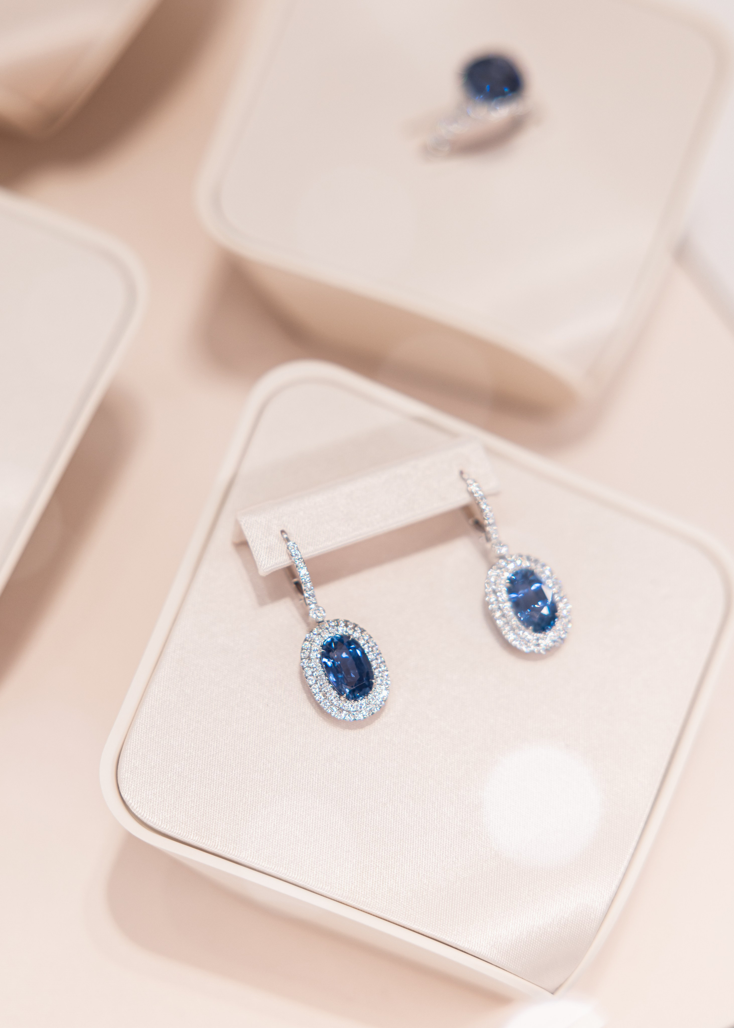 Tiffany. Professional wedding photographer in Copenhagen, Denmark — Julia Byron