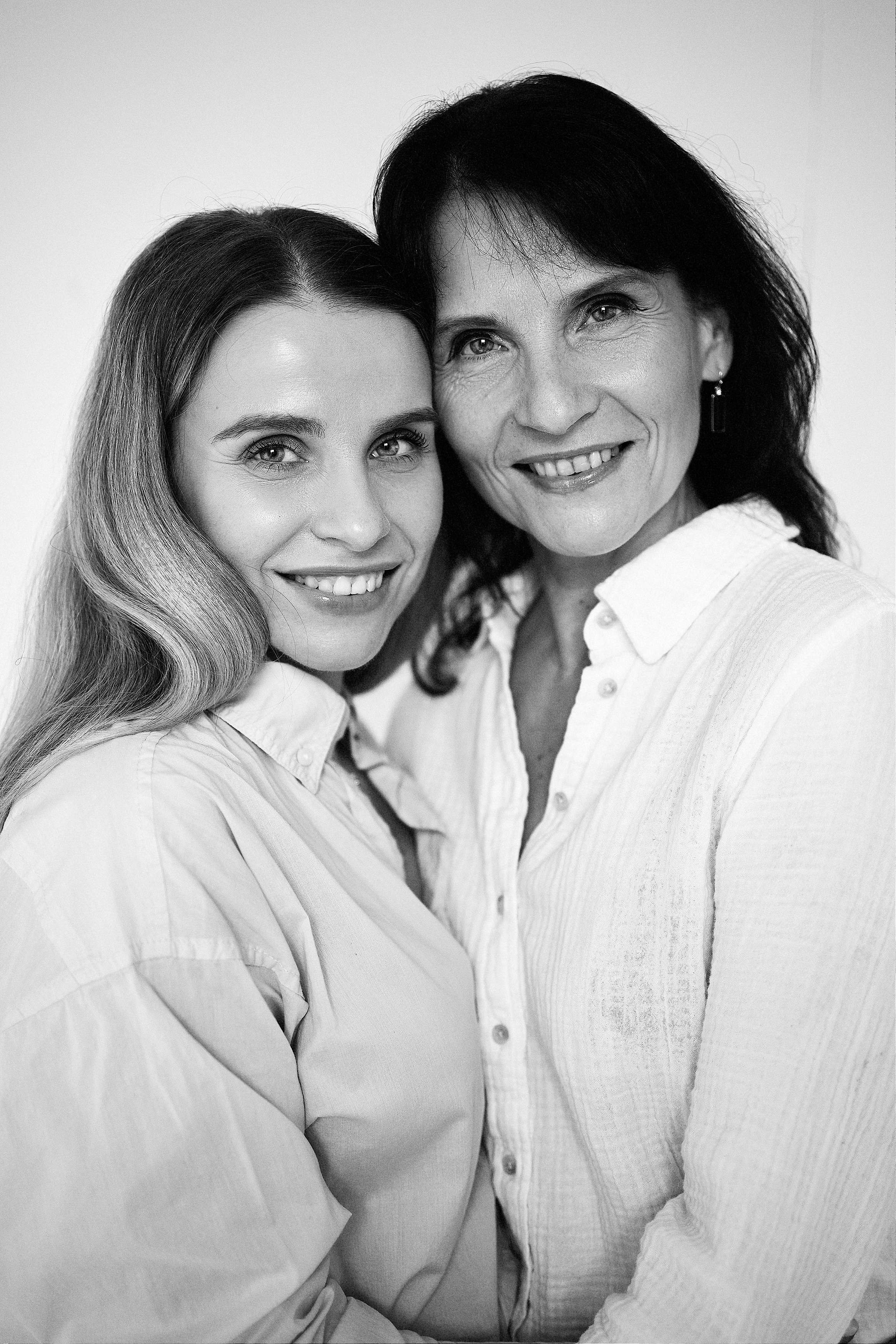 K. Rawnoir- Portrait photography by Daria Paliy.Timeless black&white portraits of women in NYC area