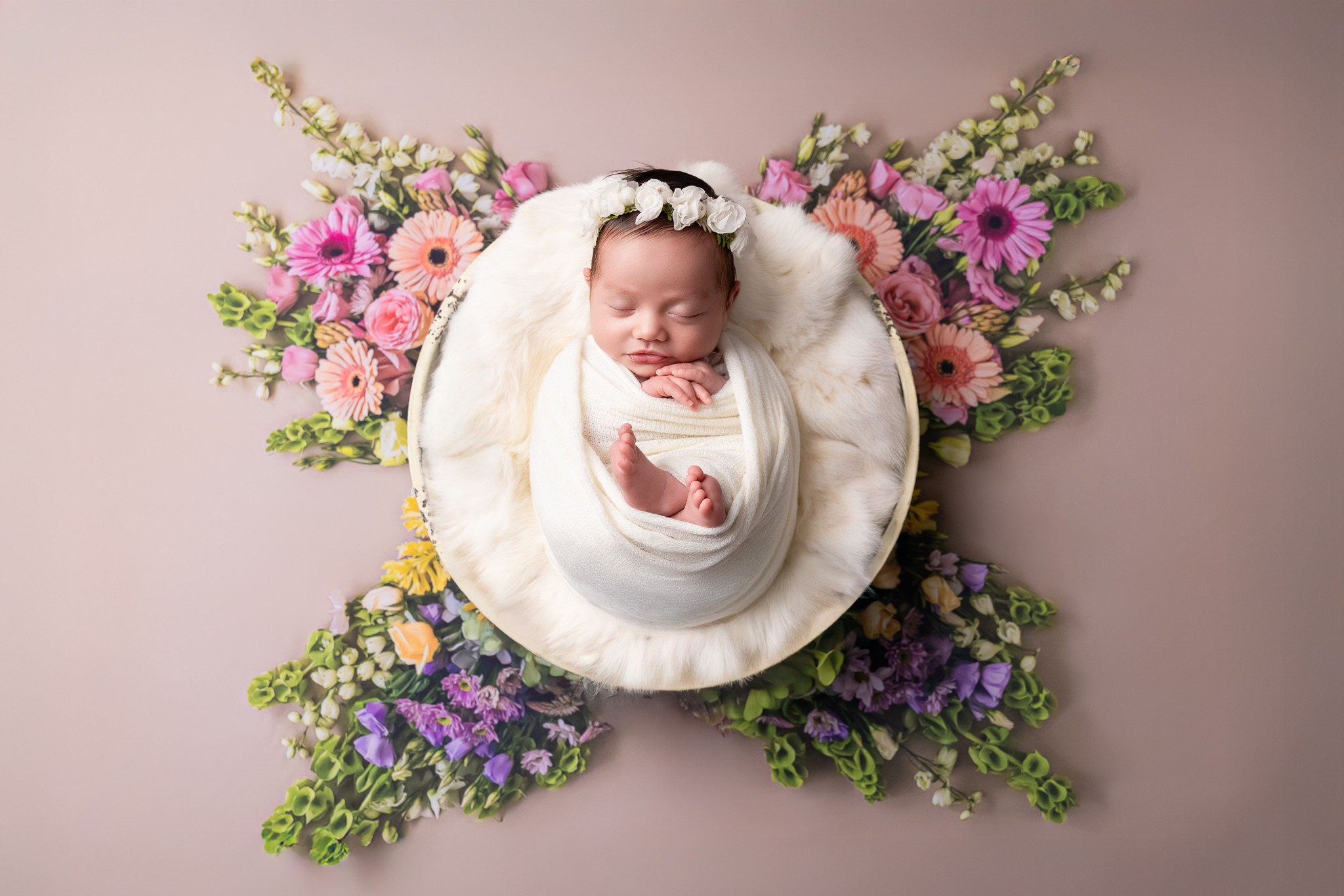 Athena Newborn Photoshoot. Professional family, maternity & newborn photographer in North Charleston, SC, creating timeless portraits