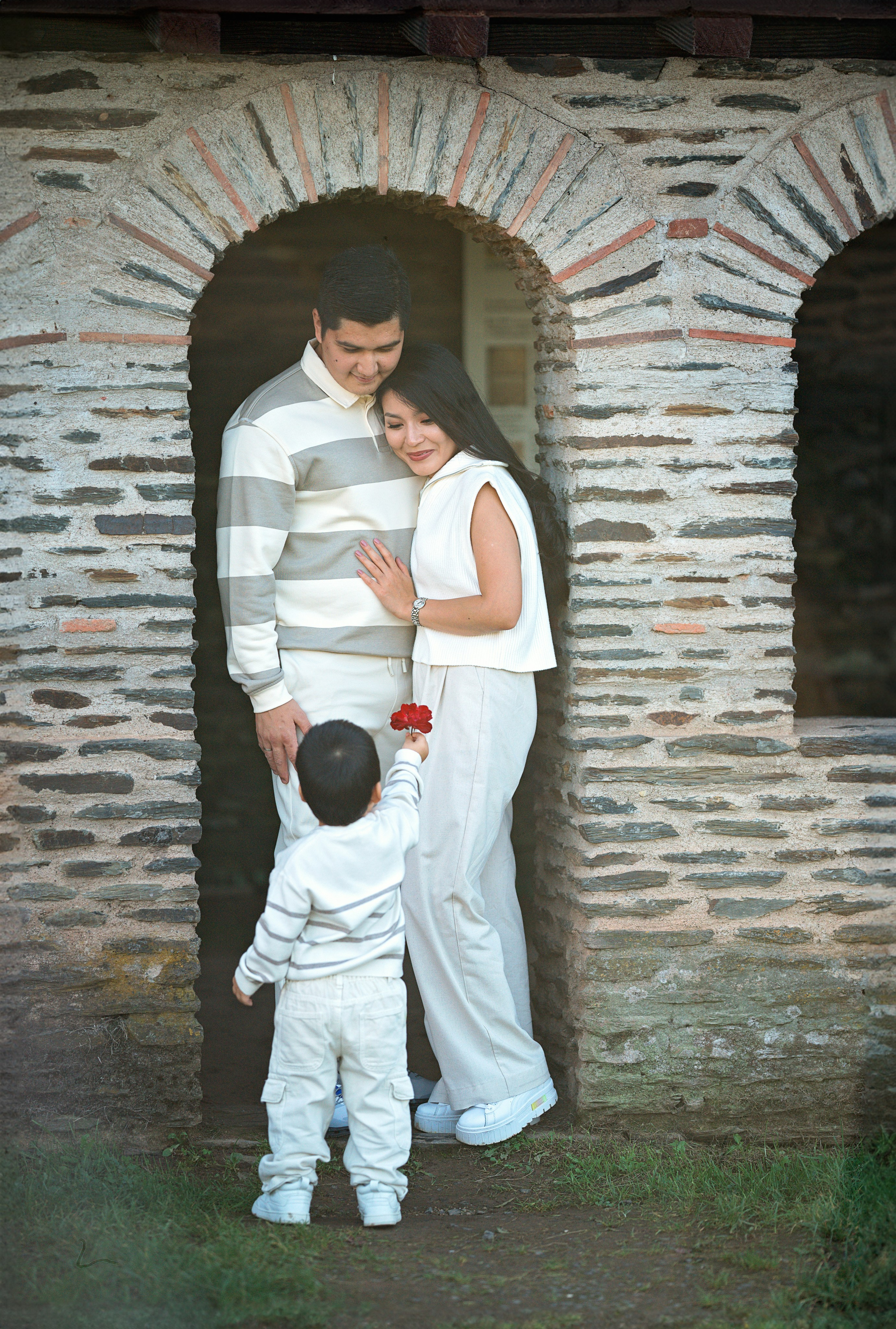 Summer picnic. Family, conceptual women portrait photograher in Geneva, Switzerland