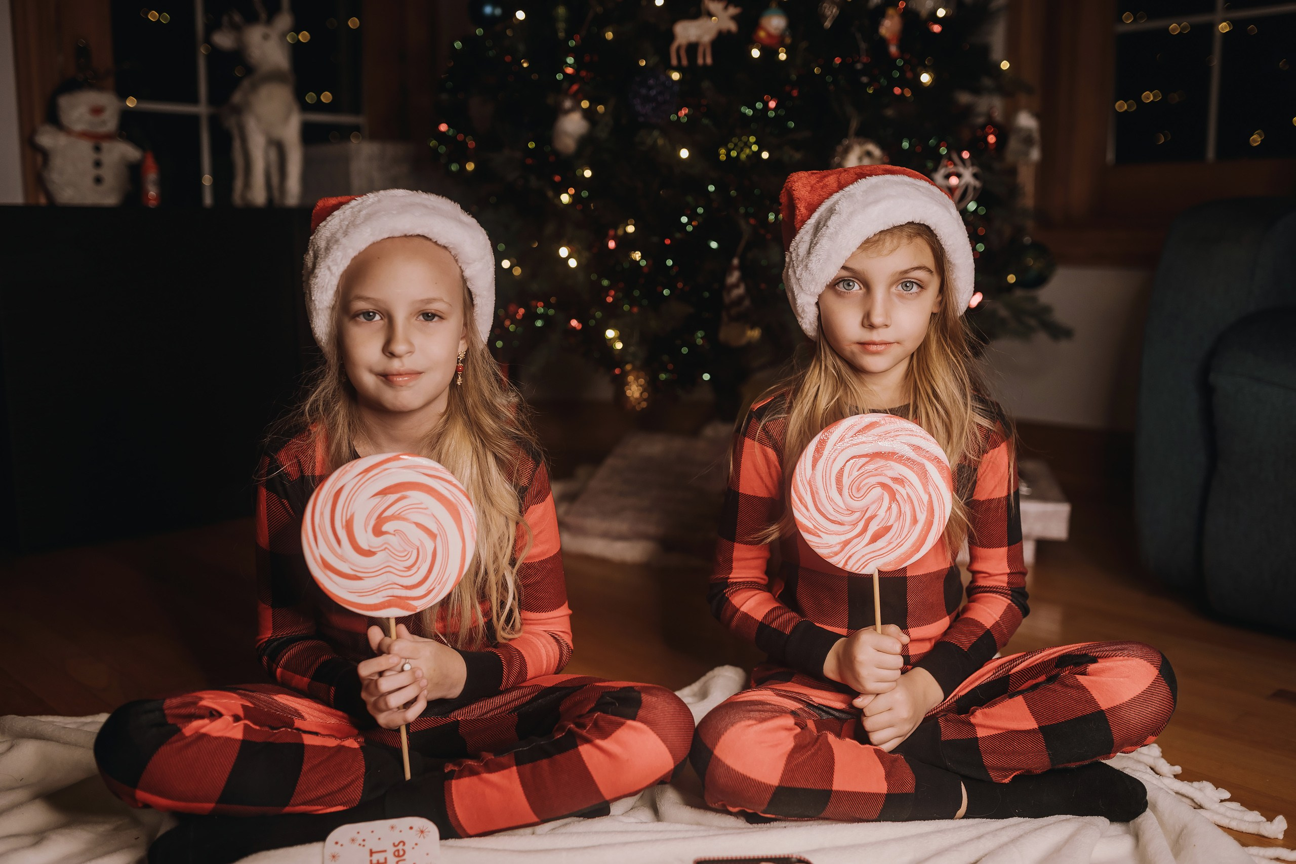 25.11.2023 Christmas Photoshoot 2. Wedding family event photographer in Chicago Nick Yushevich