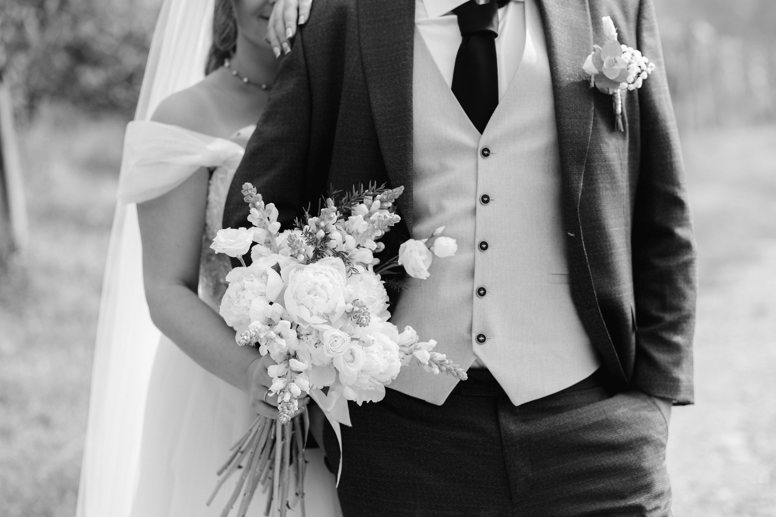 Autumn Wedding in the Vineyards of Piedmont, Italy — Kristina and Daniele. Liza Bizzaro — Italy Wedding, Love Story & Portrait Photographer in Milan, Turin, Piedmont and Across Italy