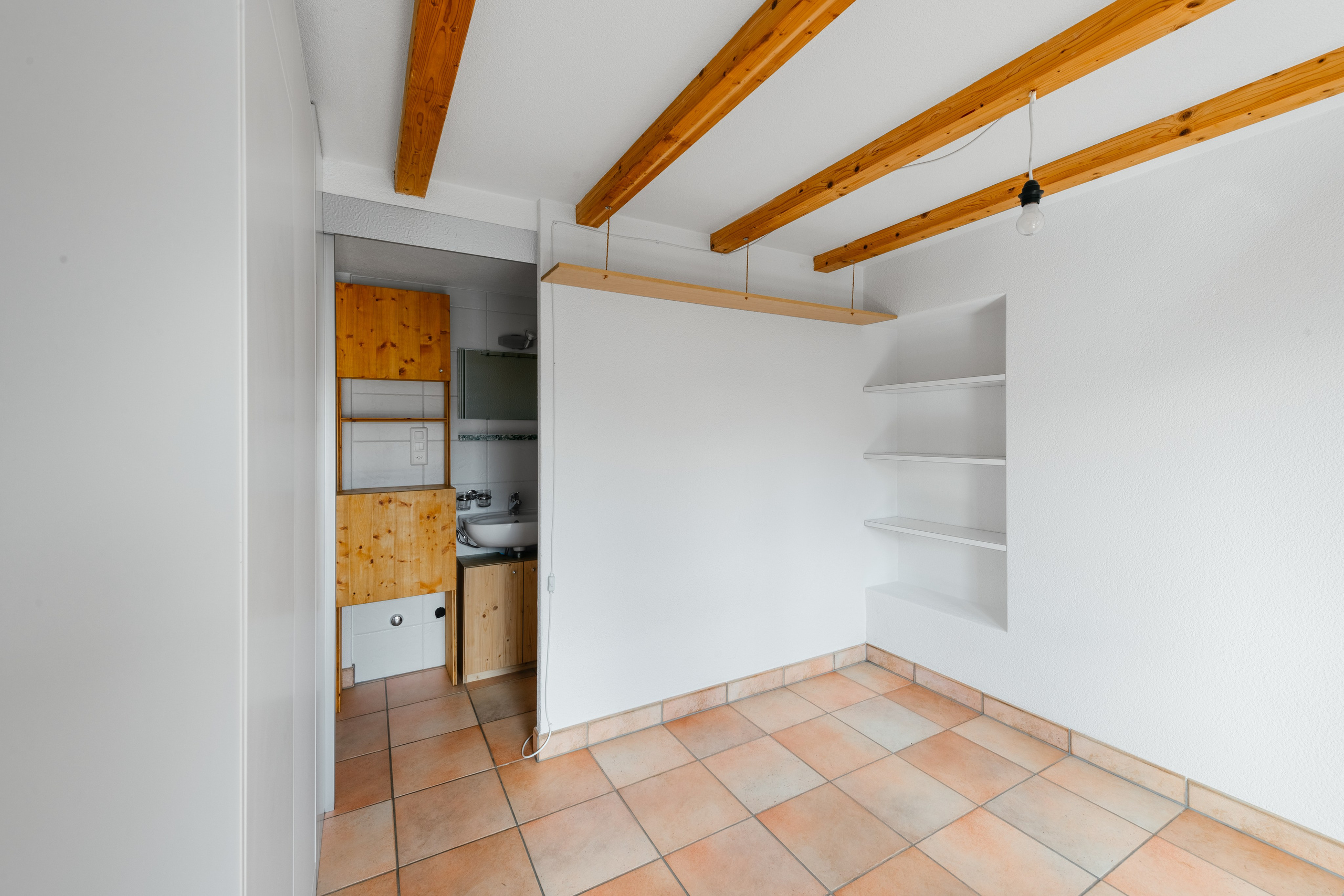 Haus, CUGNASCO, TICINO. Hallo! Ich bin Elena und arbeite als Immobilienfotografin