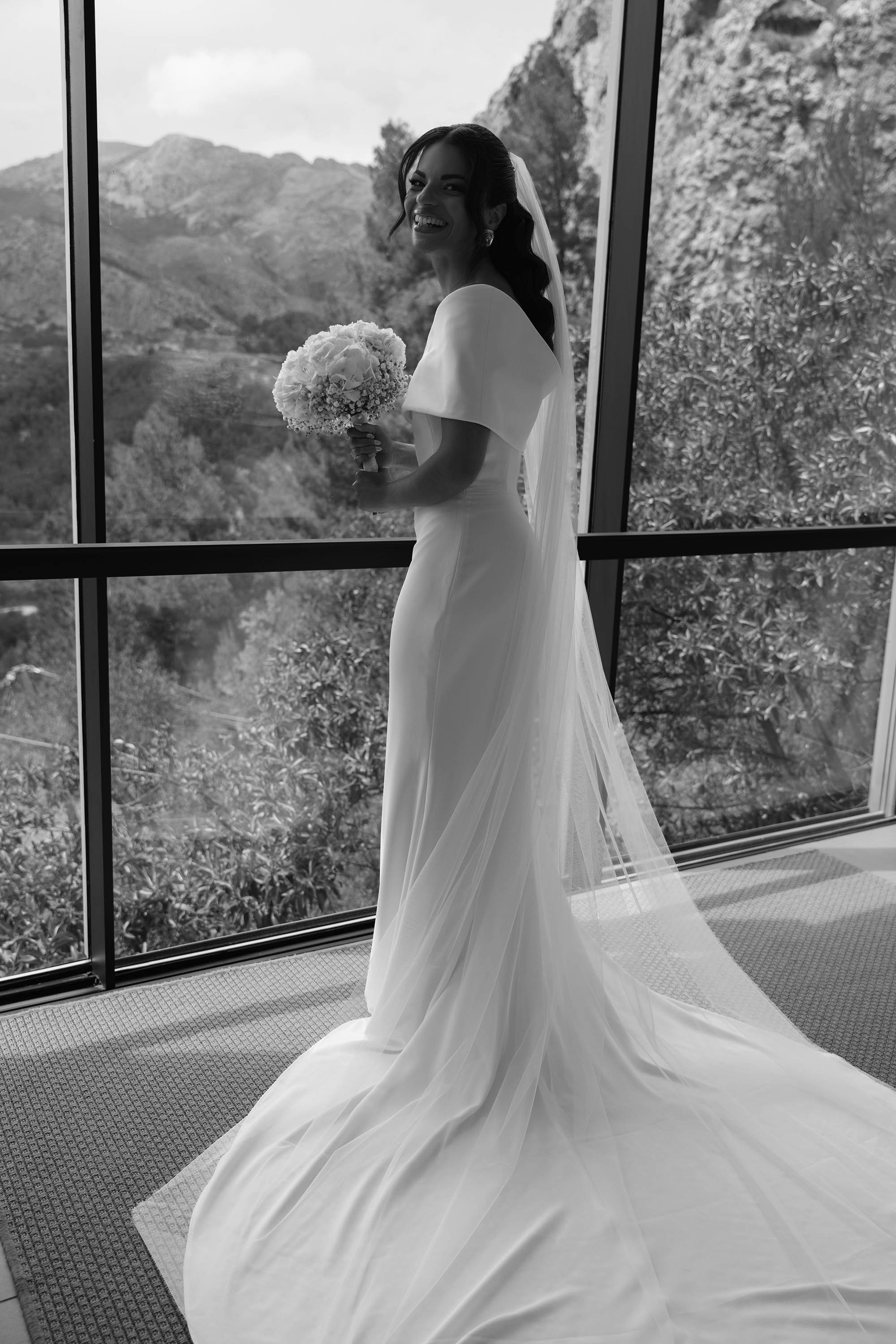 Sarah and Theo — VIVOOD. Fotógrafos de bodas de destino y creadores de contenido con base en España
