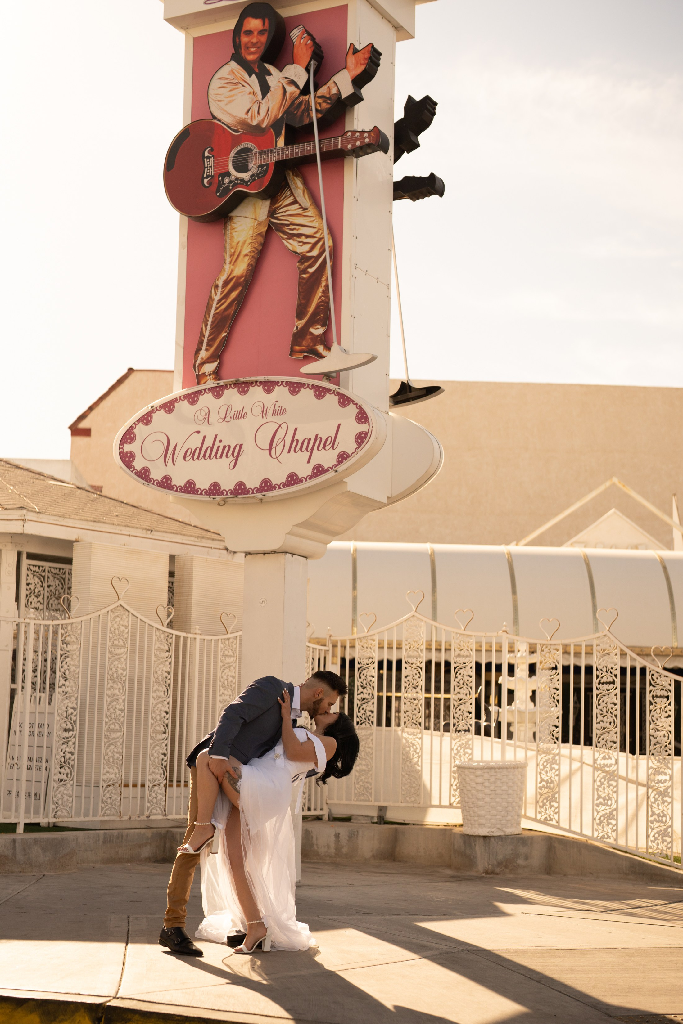 Luisa&Marlo. Wedding & elopement photographer Viktoriya Kravtsov. Las Vegas