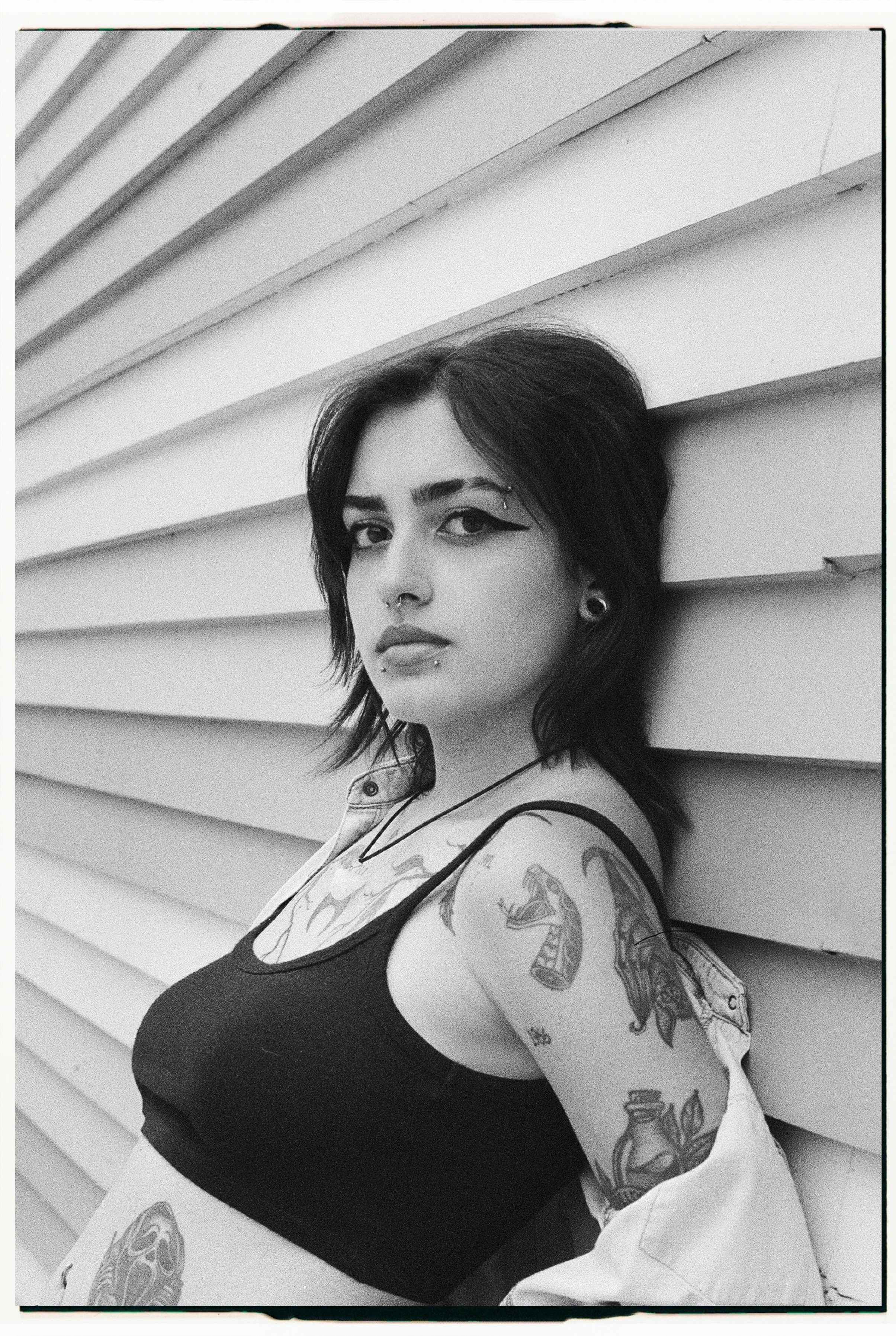 Veronica / ILFORD HP5. Portrait photographer in Madeira — Marina Shtukina