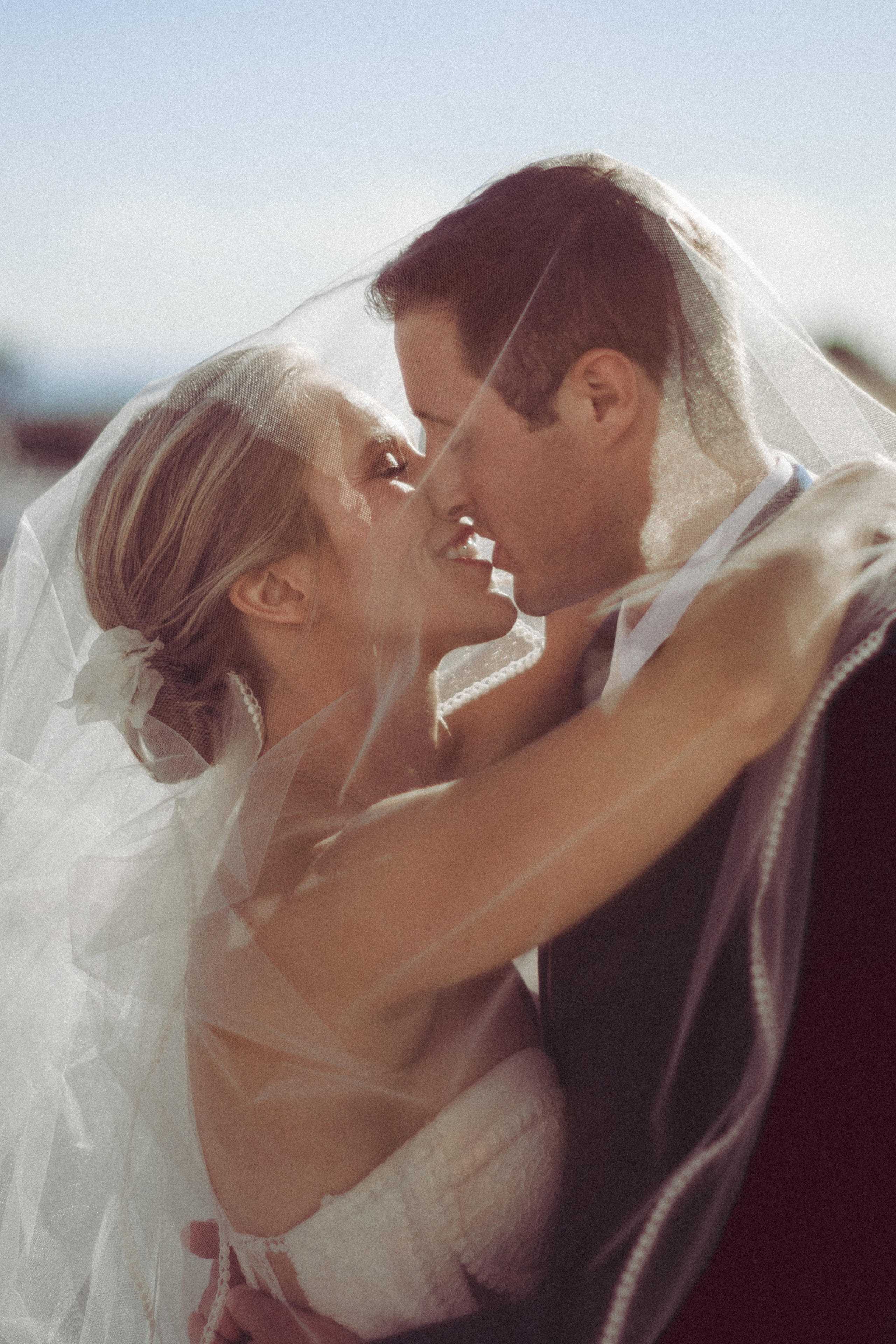 Ashley and Codey Elopement in Santorini. Photographer in Greece Kristina