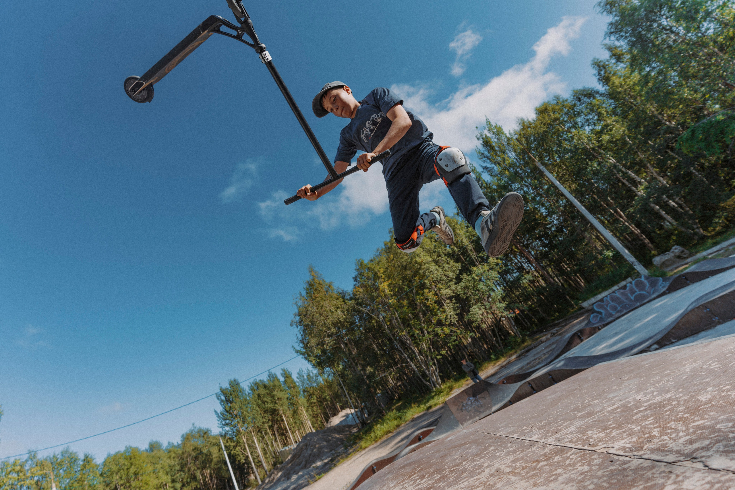 2024. Стрит-фотография, полная абсурда, идиотизма и красоты