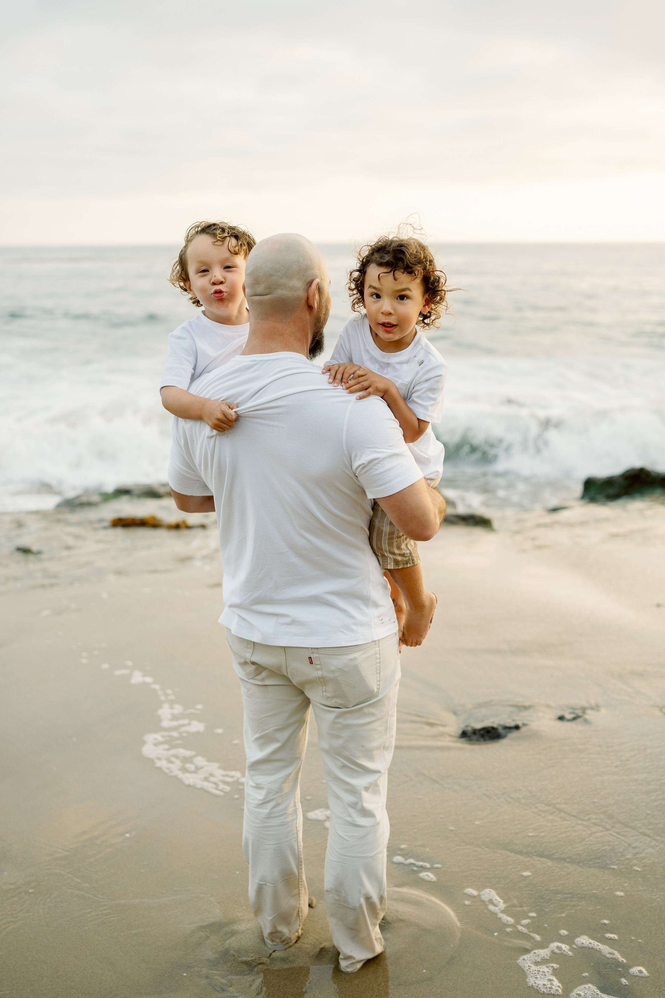 Maternity Photoshoot at Laguna Beach. Wedding Photography & Videography Team in California, Los Angeles, San Francisco, San Diego and Travel