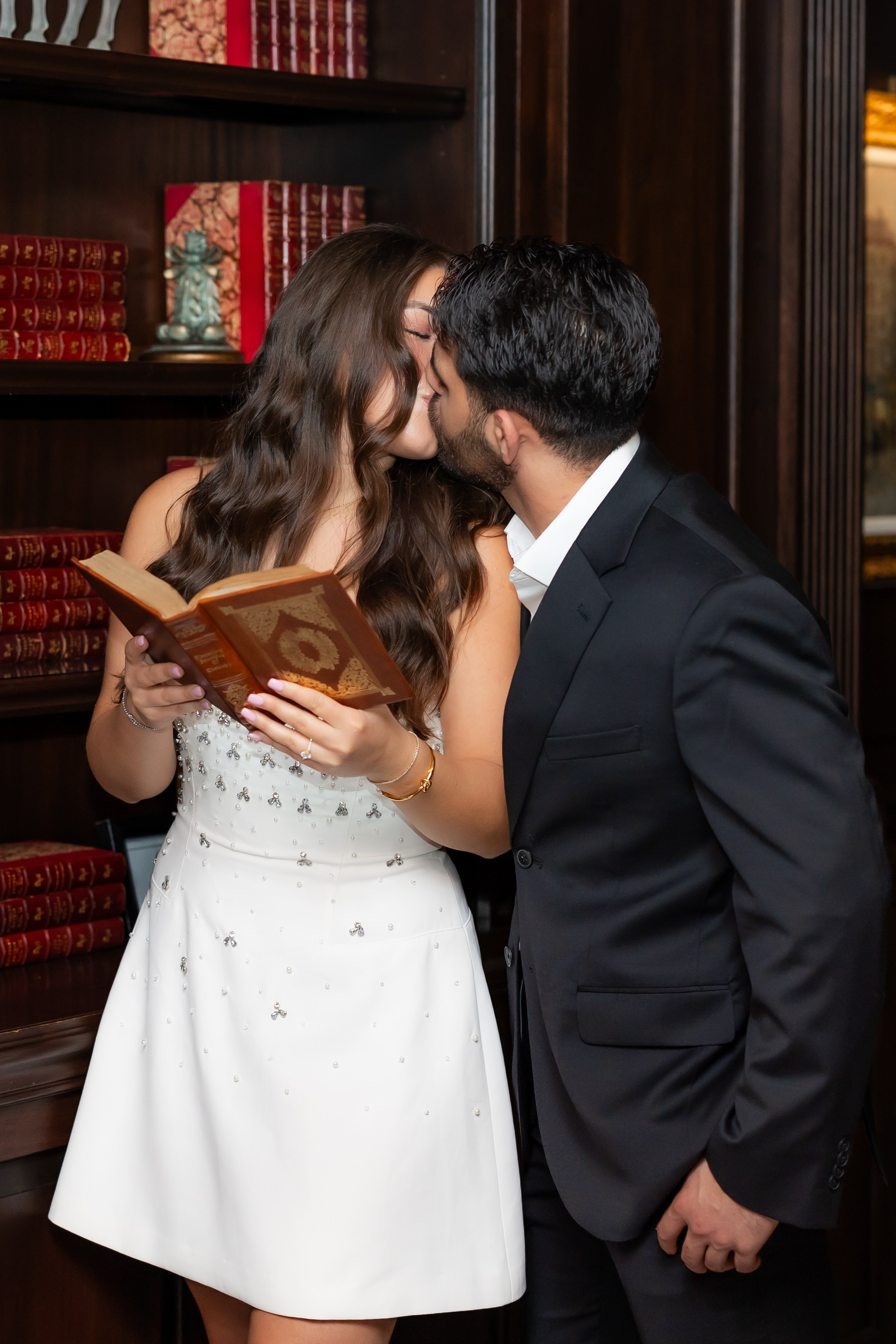 Engagement & Love Story. Wedding Photo & Video