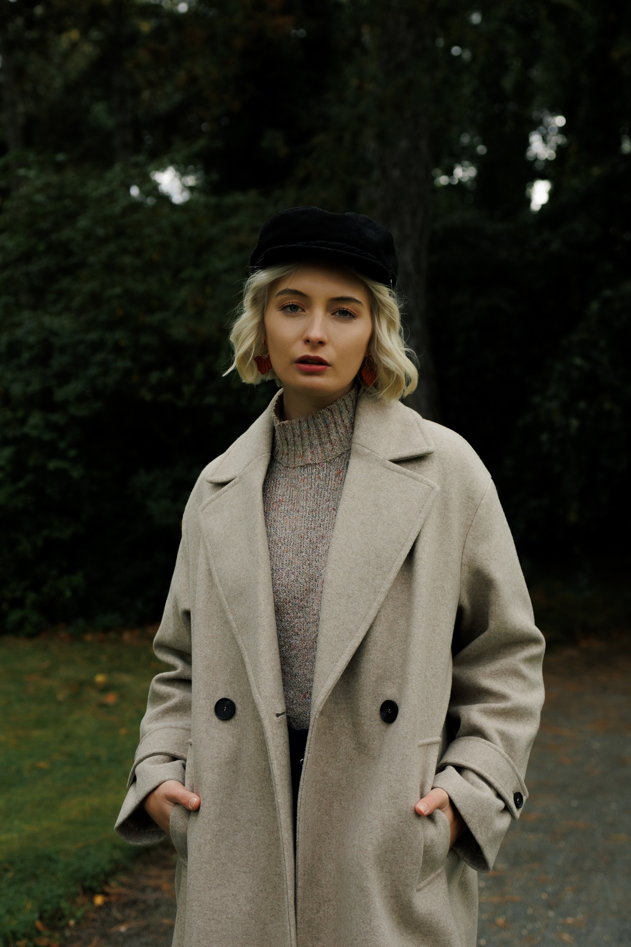 Autumn Portrait in the Park. Woman in Coat&Sweater. Cinematic&Emotional Photography by Kristina Kozheltsova. Kristina Kozheltsova- Soulful Portrait&Lifestyle&Love Story Photographer in Leipzig, Germany