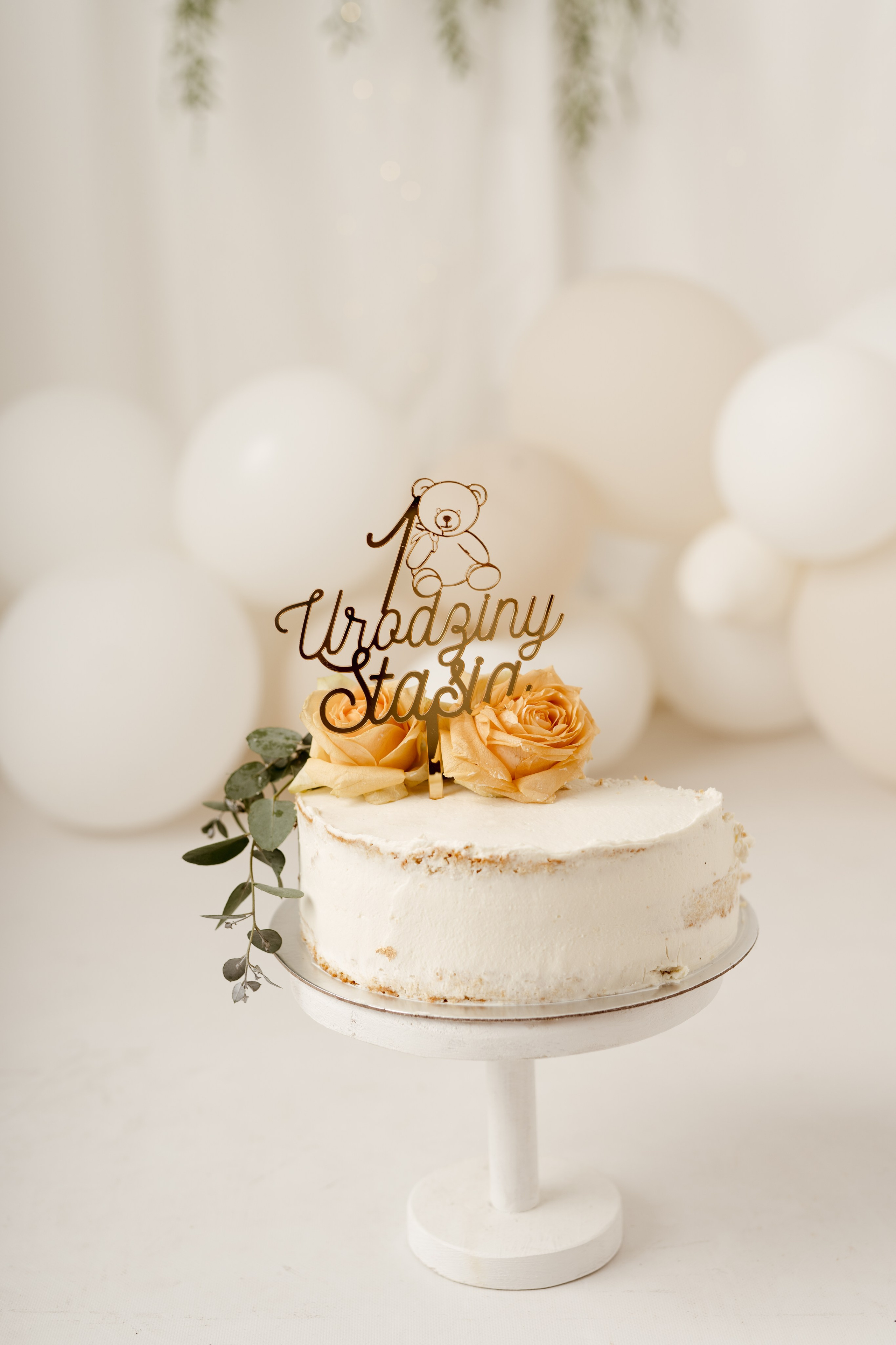 Sesja urodzinowa dziecięca. Fotograf Łódź - sesja ciążowa, noworodkowa, dziecięca. Studio w Łodzi