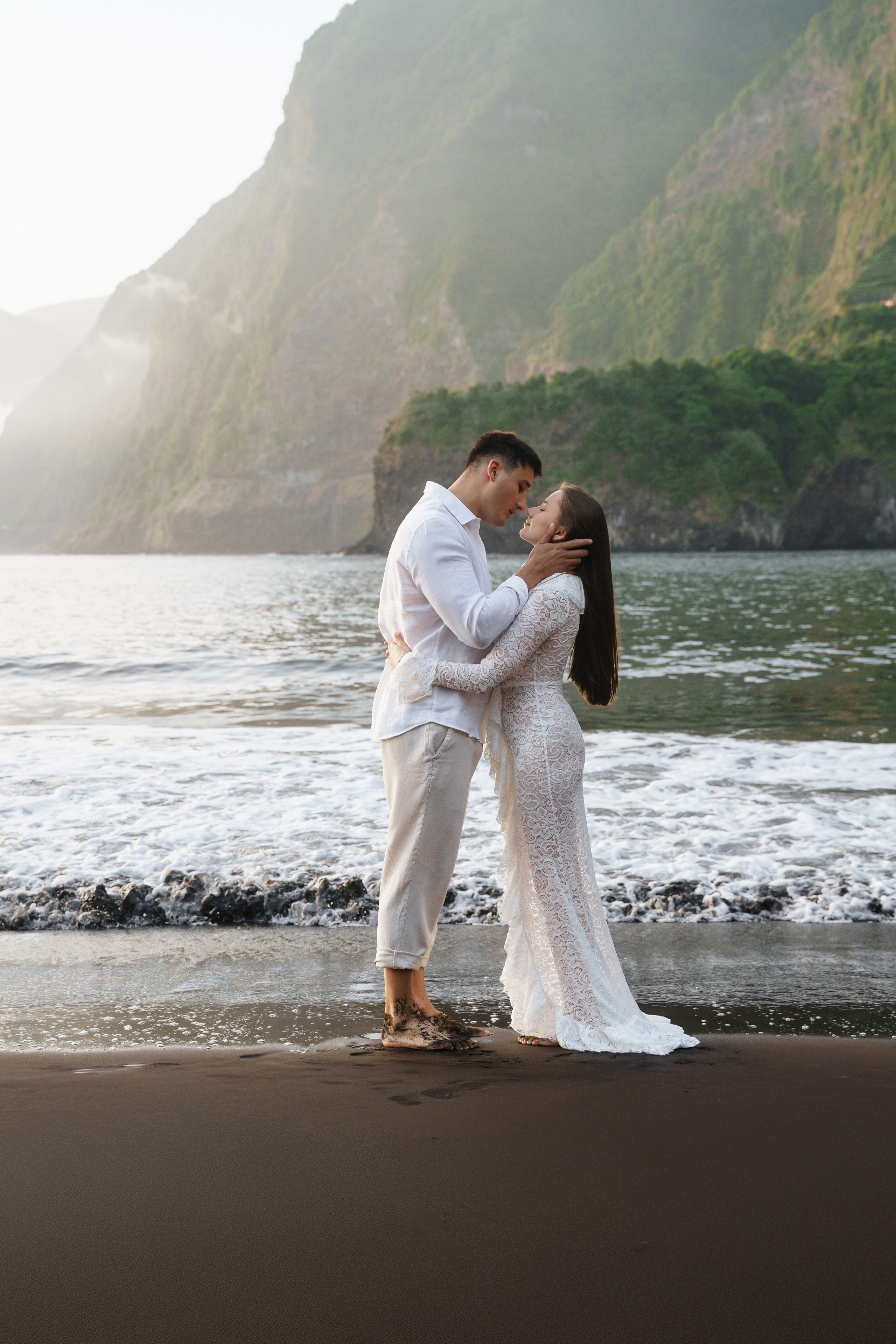 Romantic Beach Proposal in Madeira | Proposal Photoshoot. Your photographer in Madeira