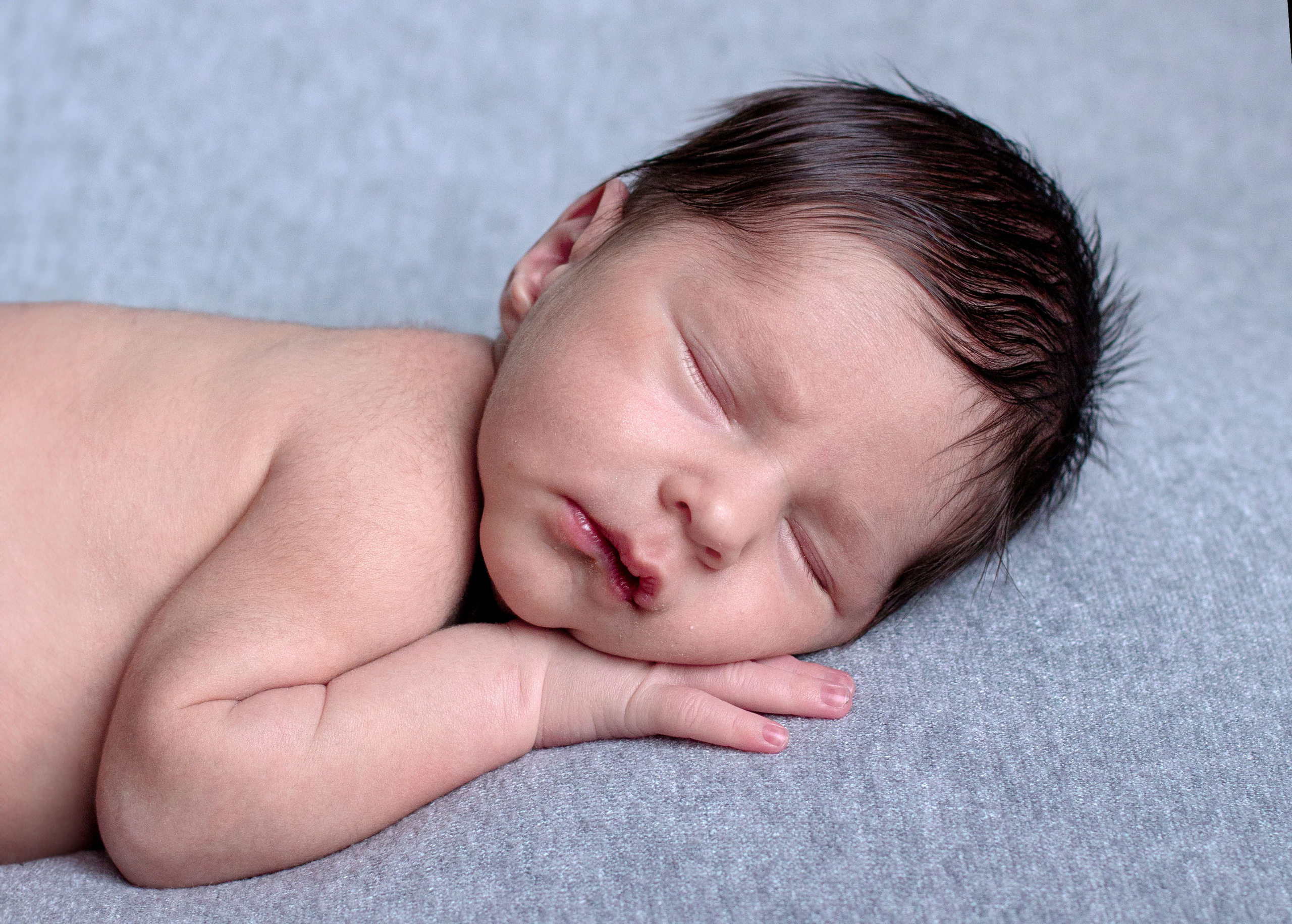 Newborn классическая. Детский и семейный фотограф в г. Бельцы