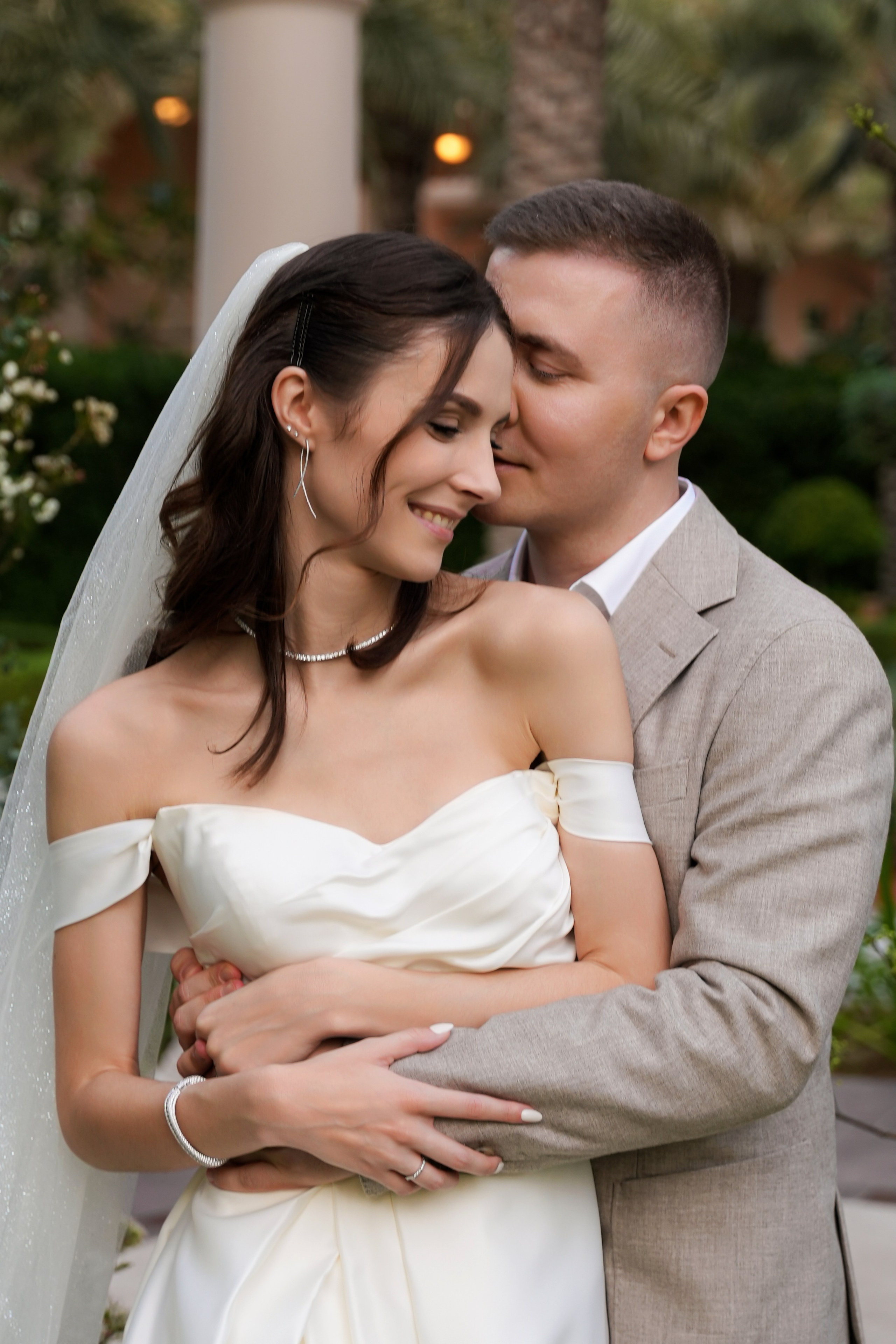 WEDDING. Photo and video production. Editing & retouching services. Training