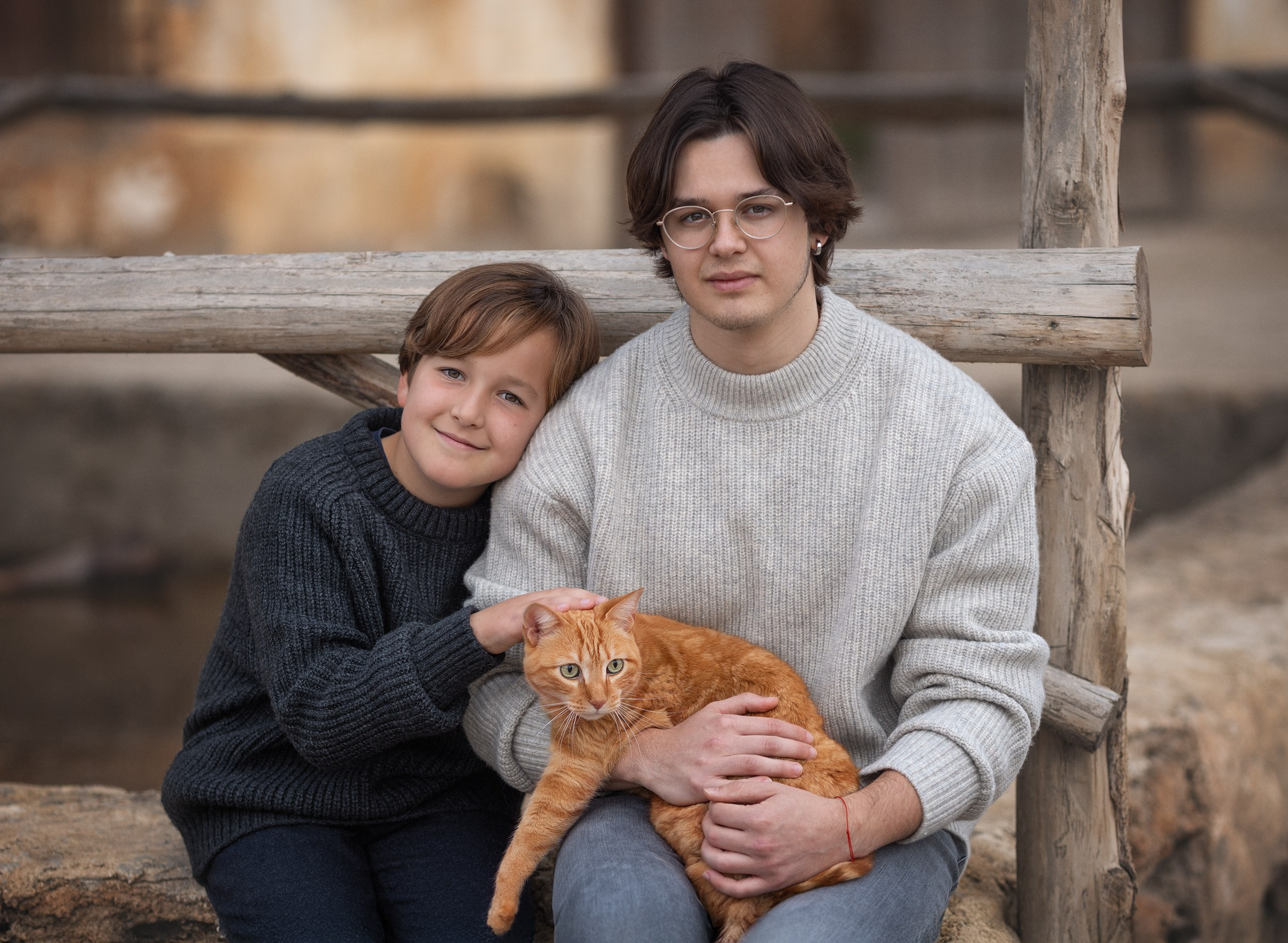 Fotosesion de mis hijos con su gato Boris. Fotógrafo Almeria. Swetlana Ushakova