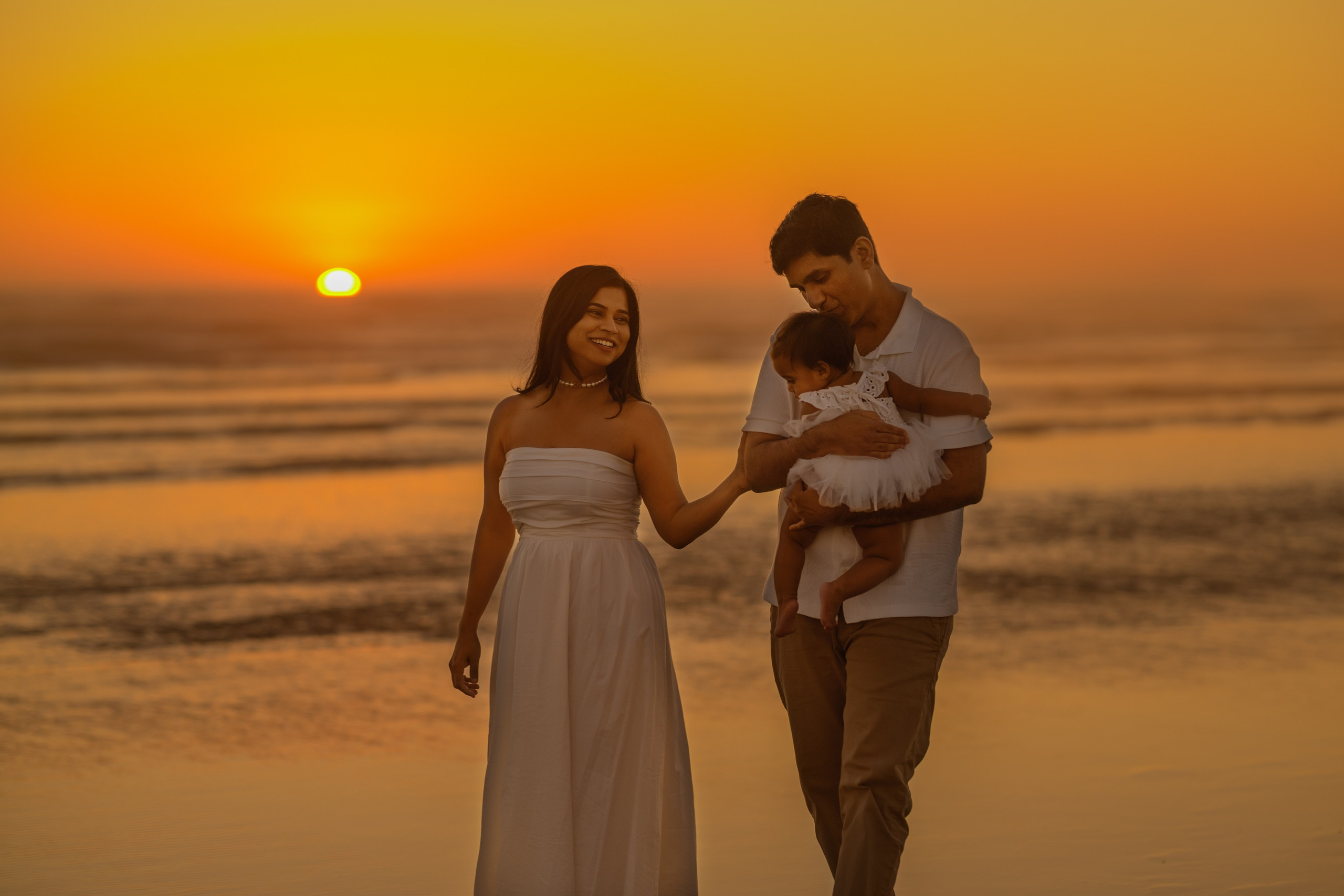 Praveena’s family. Wedding & family photography in Seattle area. Helen Michelle photographer