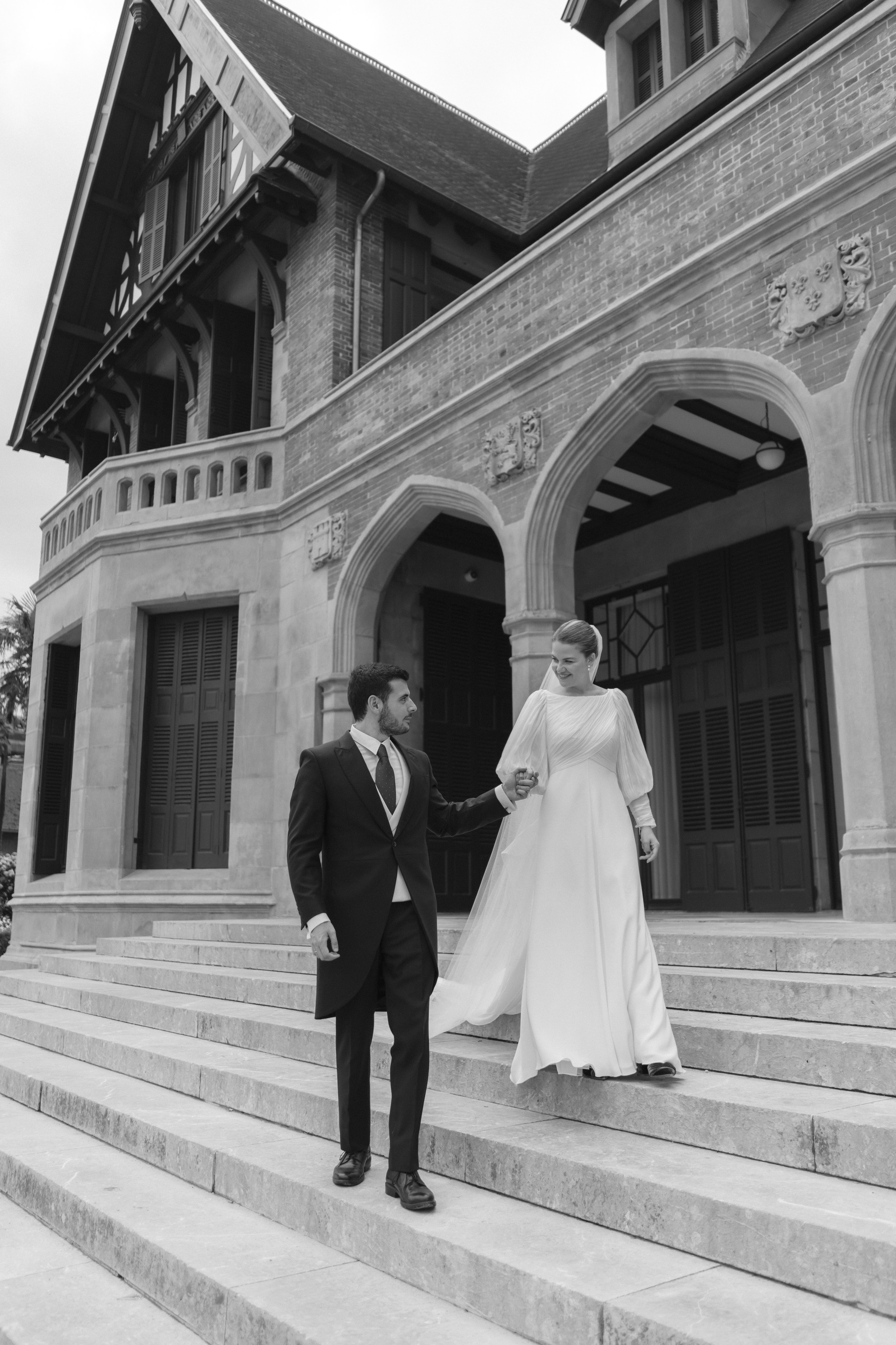 Elegancia y alegría familiar. Boda de Andrés y Lucía en San Sebastián. Holigood foto y video reportaje de bodas en San Sebastián y Europa
