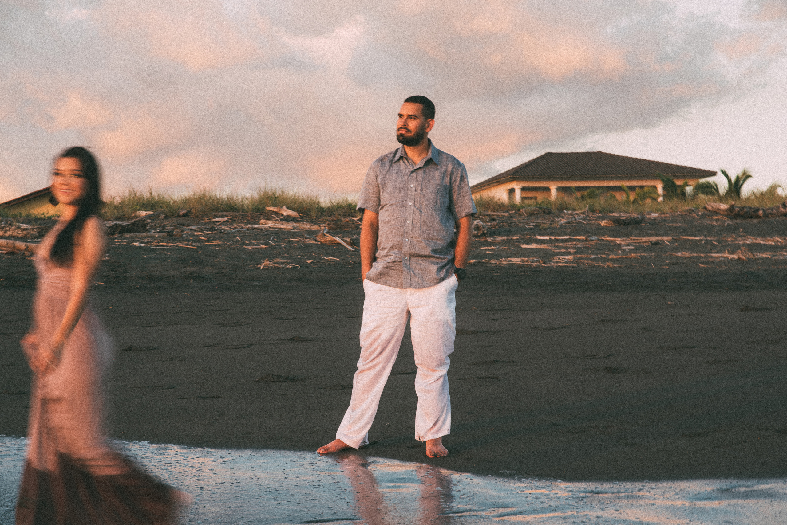 Sesion fotográfico de pre boda en la playa. Fotógrafo familiar, retratos. Panamá, Chiriqui. Ruslán Rusakóv